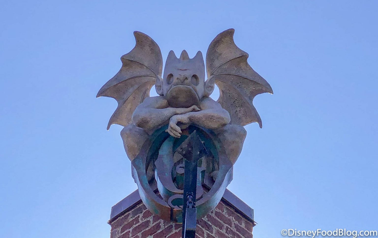 Wallpaper #s2eZ6JIBSpphPi3-Fj1x98 Photos a Mysterious Gargoyle Has Landed at Gideons Bakehouse in