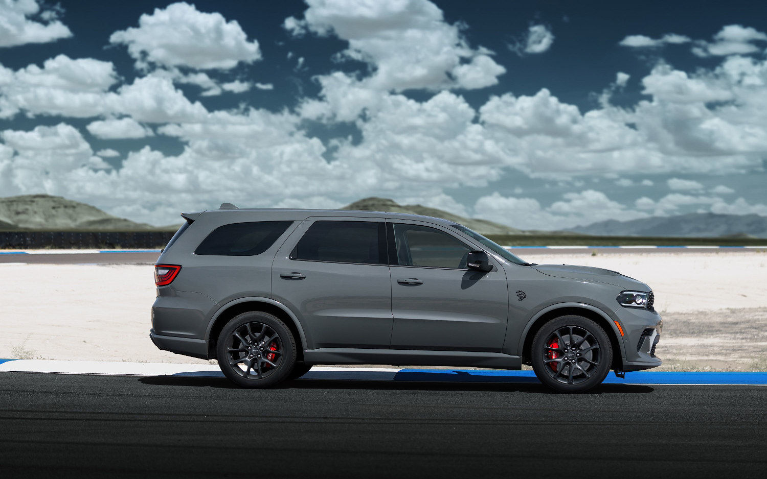 Wallpaper #omeU8JIBSpphPi3-CGf2360 Comparison Dodge Durango Srt Hellcat 2021 vs Jeep Grand Cherokee