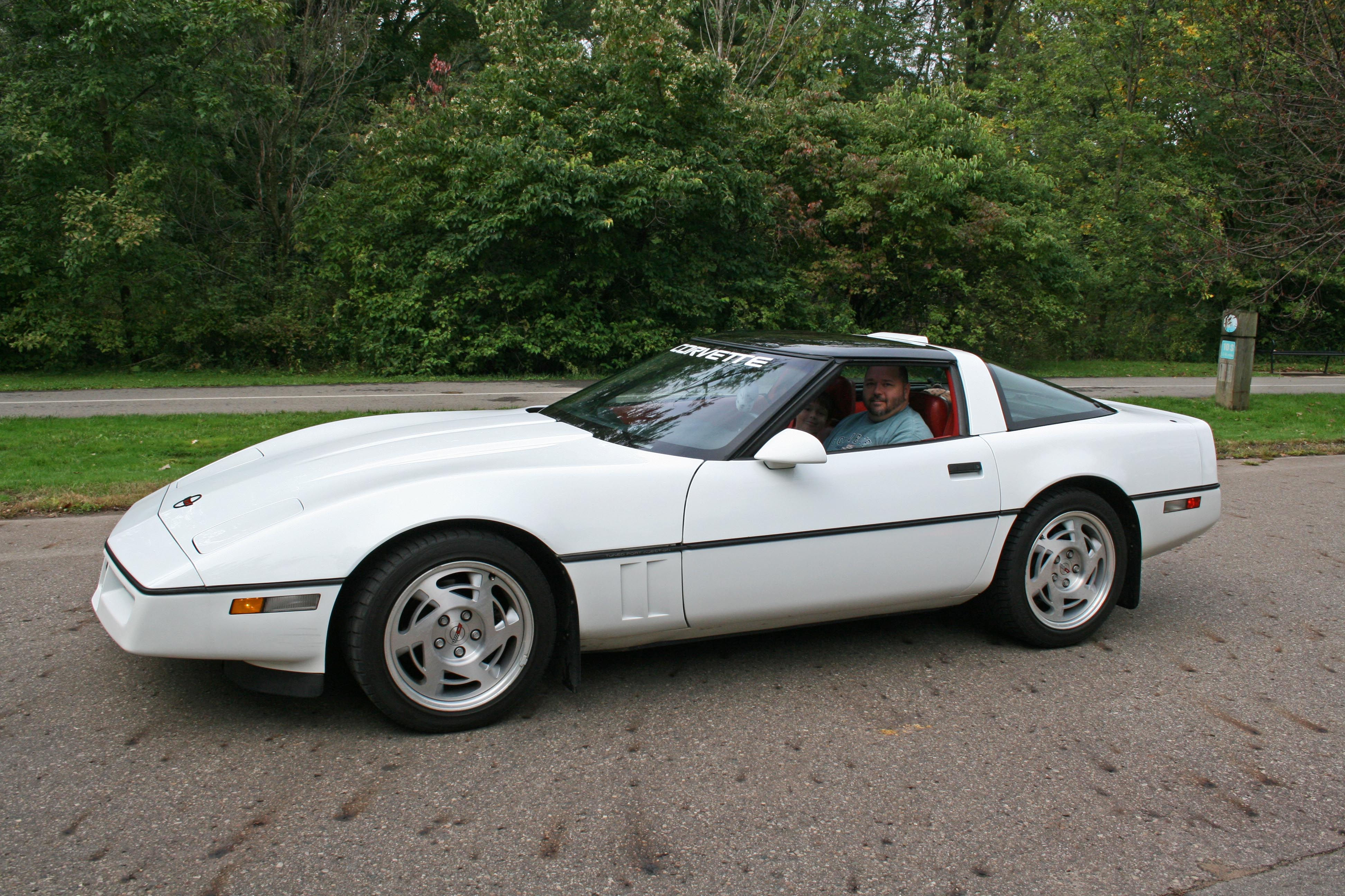 Wallpaper #q2dJDJMBSpphPi3-fd2b210 1990 C4 Chevrolet Corvette Specifications Vin Options