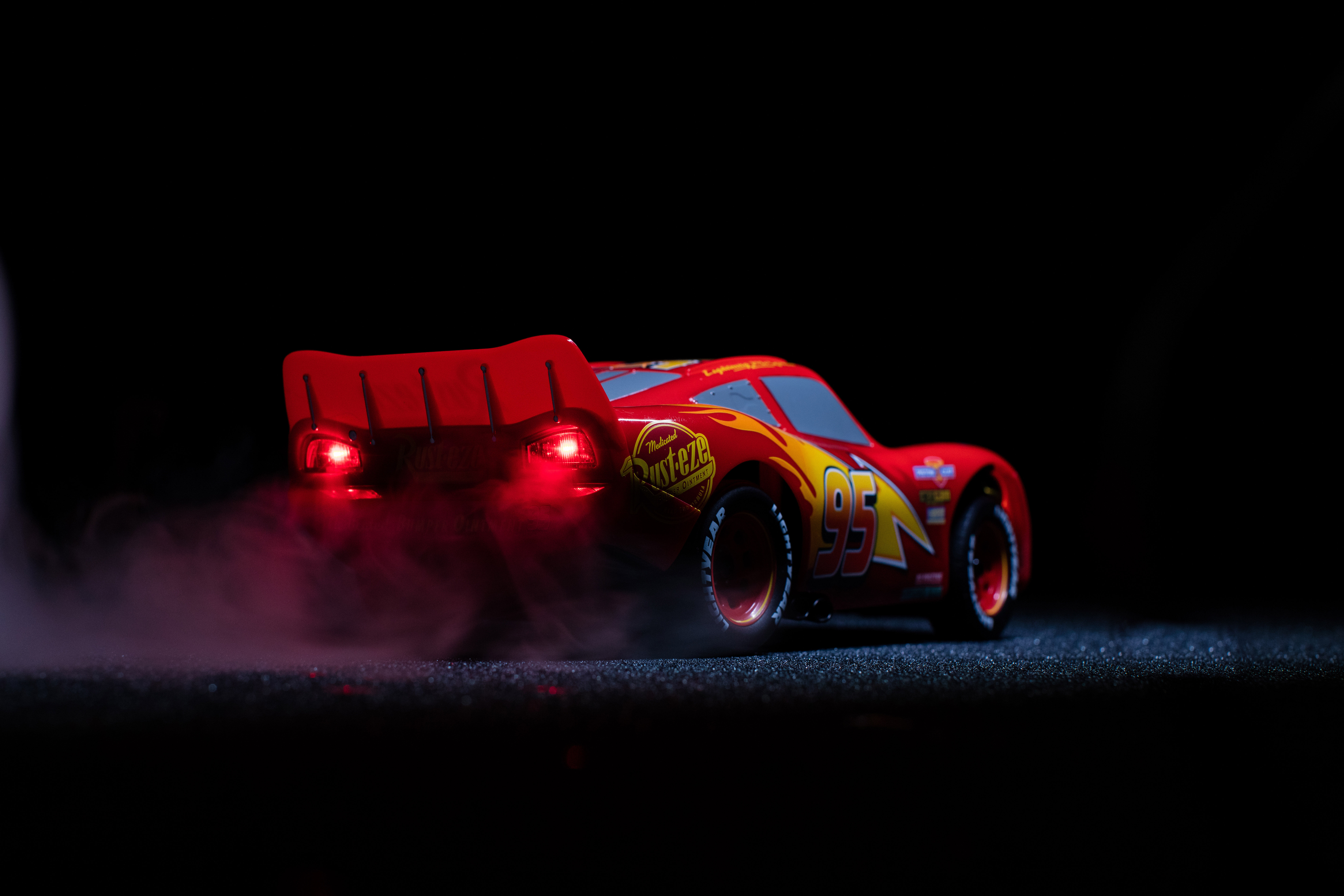 Wallpaper #3QAv7I4BSdW8dNou0hMm31 2048x1152 Lightning Mcqueen Cars 3 Pixar Disney 4K 2048x1152 Resolution