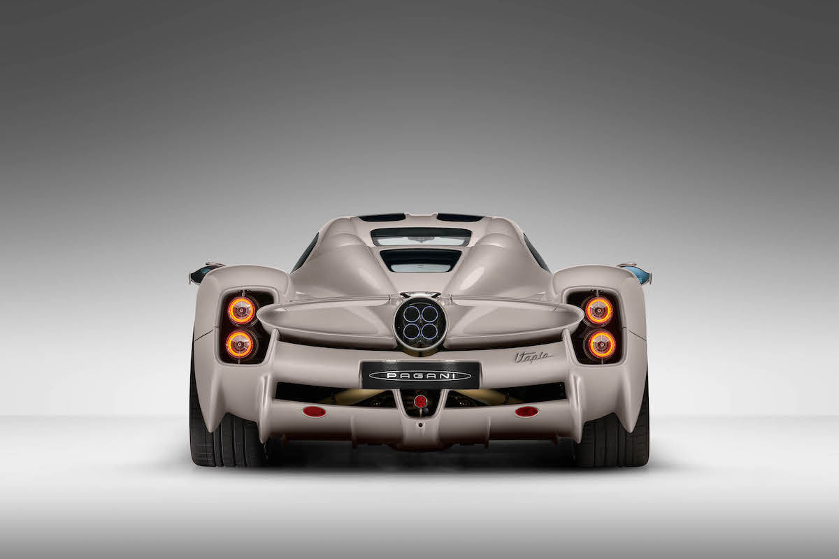 Wallpaper #u2fDApMBSpphPi3-orAs129 The Pagani Utopia is Here and It Has a Wild V12 with a Manual Gearbox