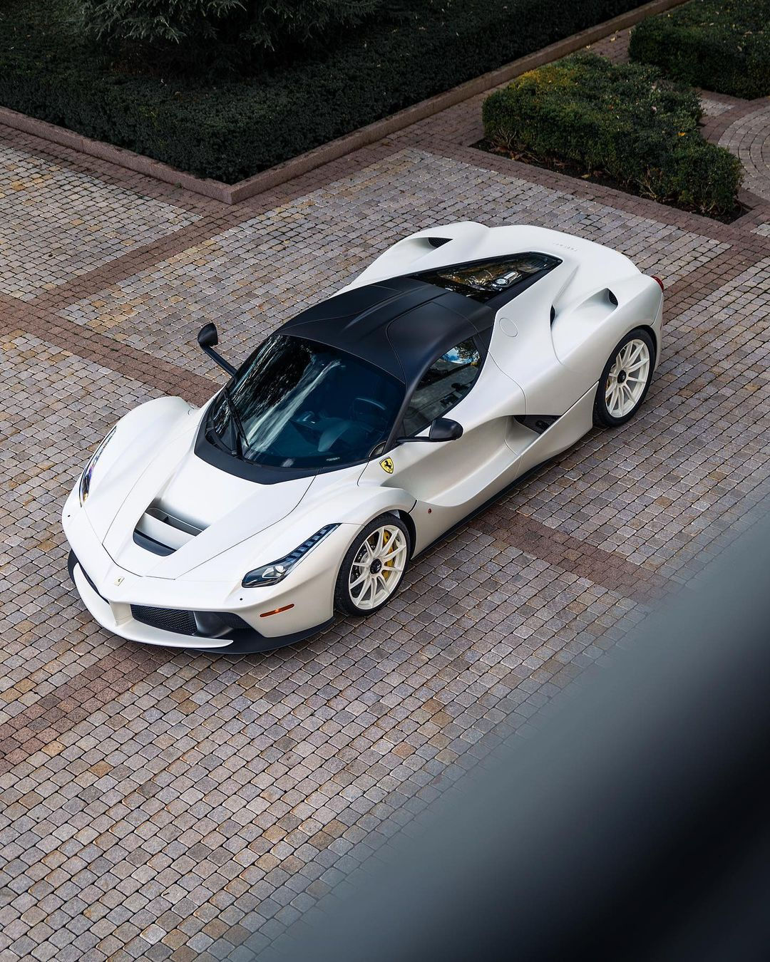 Wallpaper #QX2o9I4Bnwiau_P6VxD-17 Ferrari Laferrari the Collectors Circle