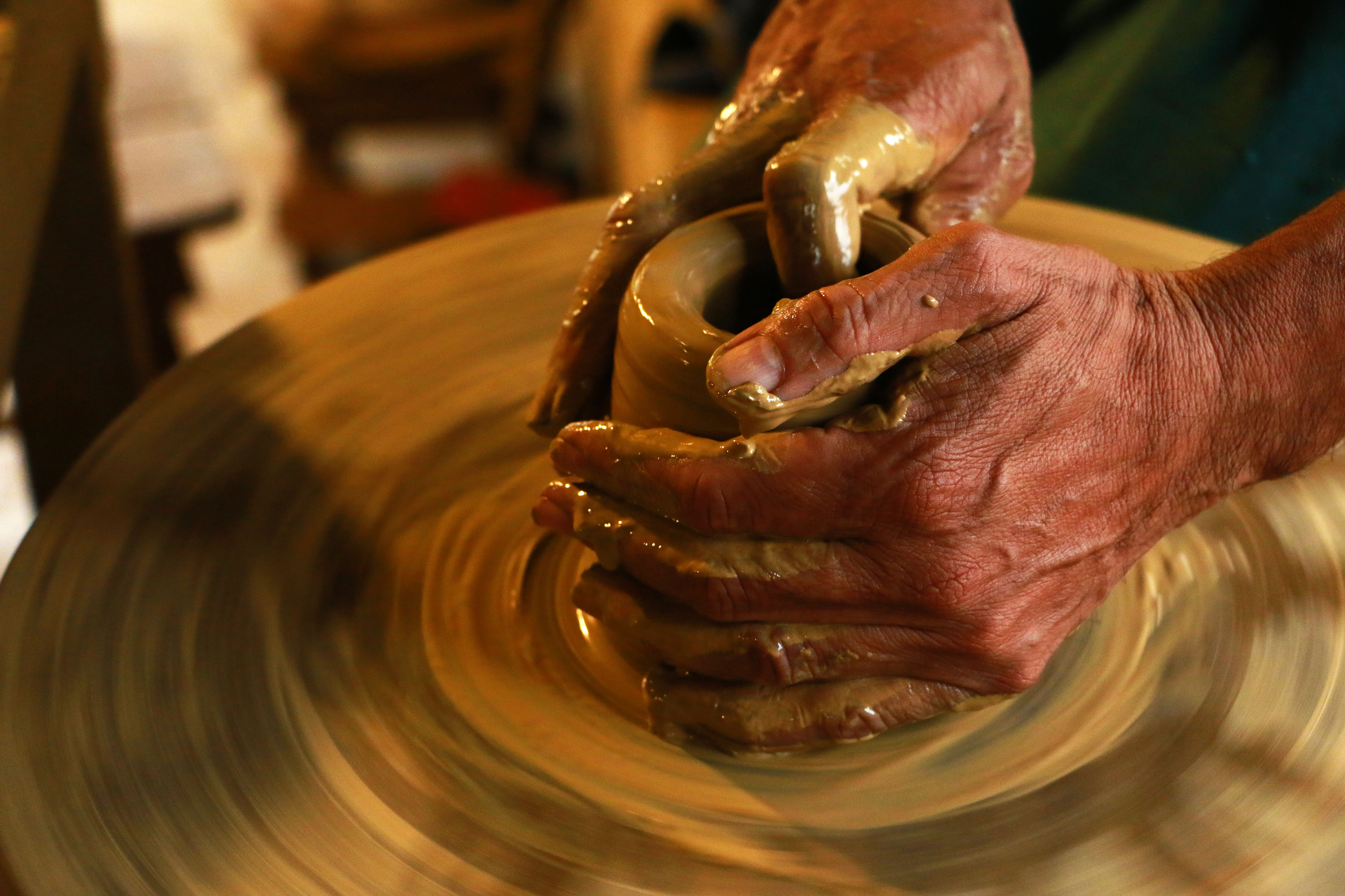 Wallpaper #jmeL65IBSpphPi3-PEx0212 Free Images Wood Workshop Spinning Pottery Close Up Art Hands