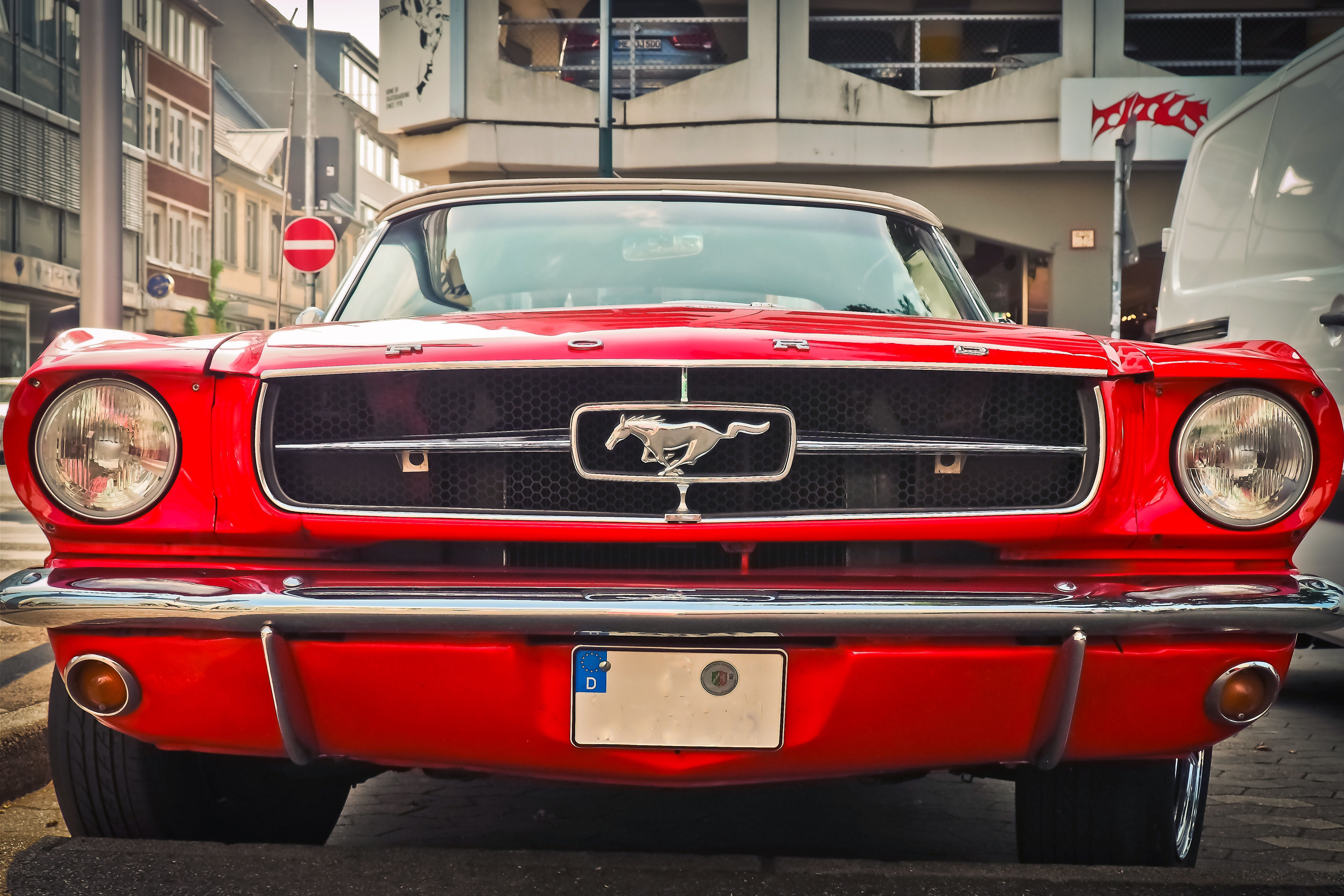 Wallpaper #ERllLI8BtGB6xQ78ypDw32 Fotos Gratis Vendimia Retro Ver Rojo Vehiculo Manejar Caballo