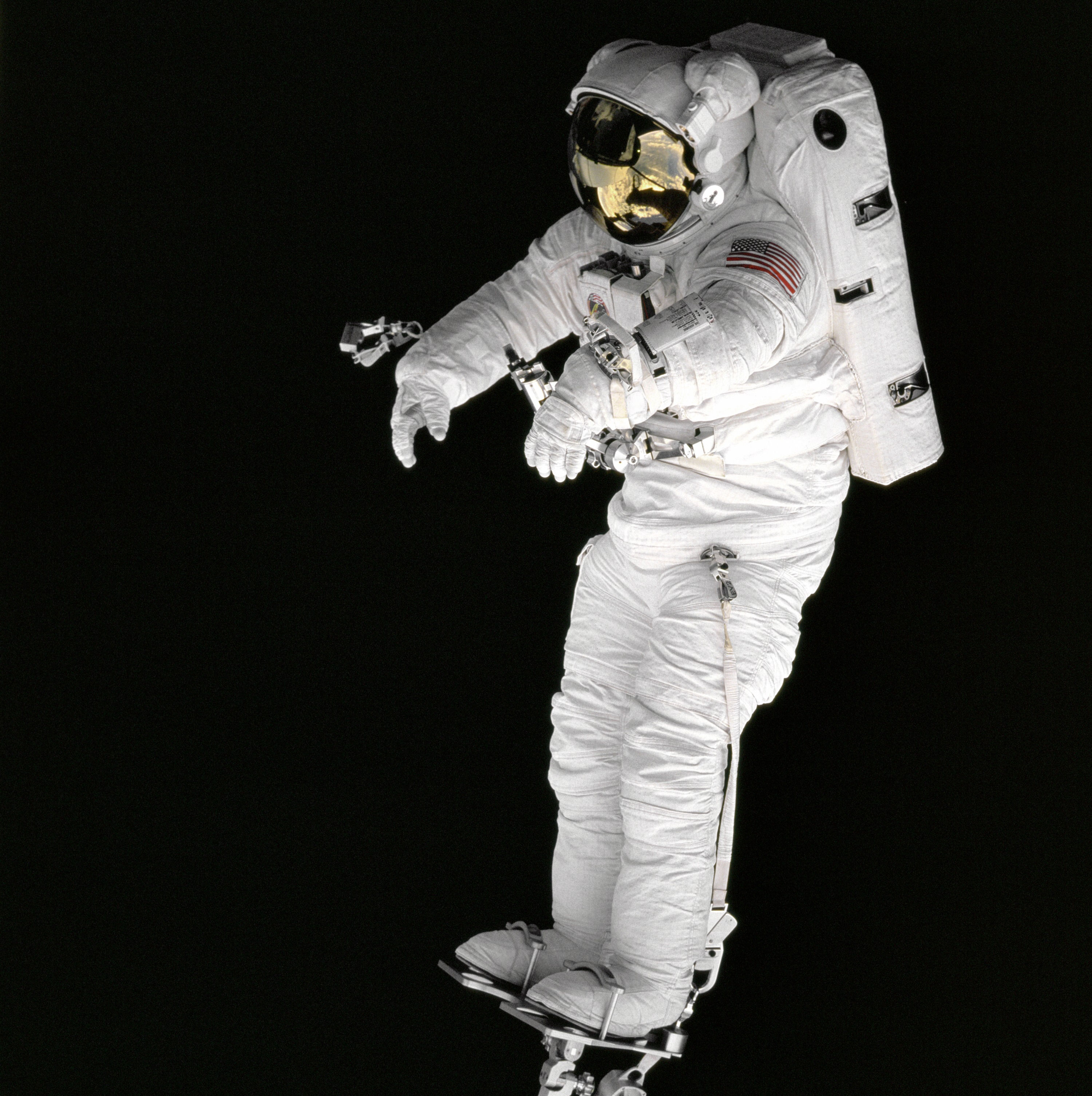 Wallpaper #e2eE_JIBSpphPi3-ZZiW370 Gambar Kerja Sesuai Sendirian Terpencil Astronaut Nasa Indah