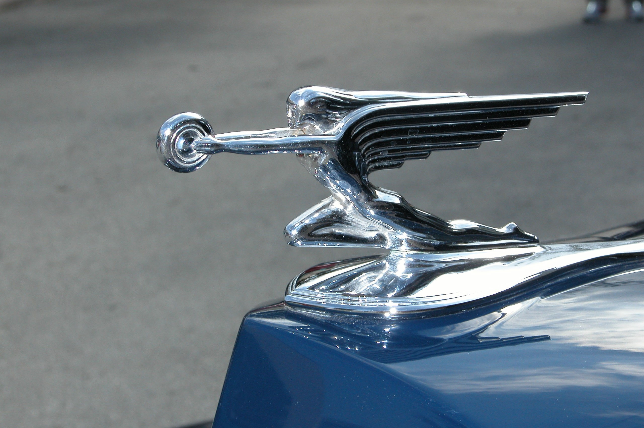 Wallpaper #pZ0cY5cBkAG5jTCHca7Y167 Vintage Car Emblems with Wings at Charles Grose Blog