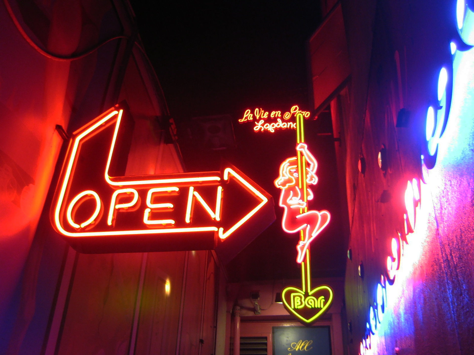 Wallpaper #32gqF5MBSpphPi3-sA2h87 Free Images Light Red Color Signage Neon Sign Holland Amsterdam