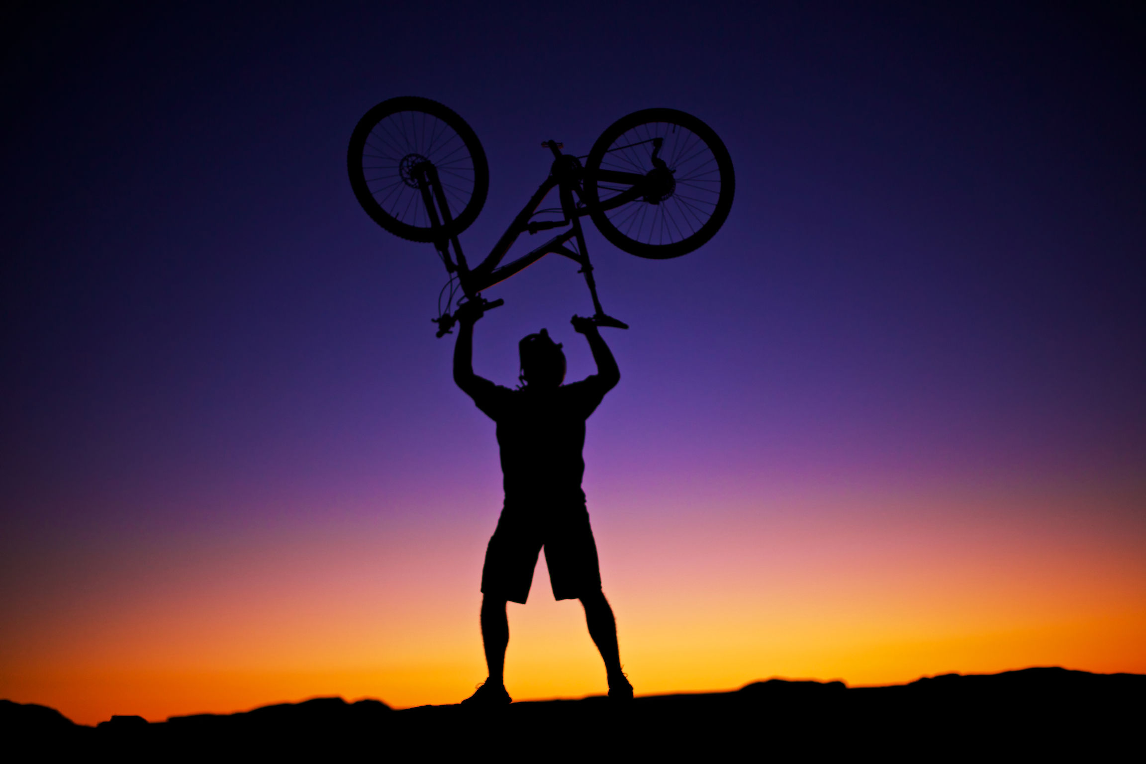 Wallpaper #x--qS5MBMN-XEVvVnztn292 Immagini Belle Silhouette Montagna Tramonto Bicicletta Ritratto