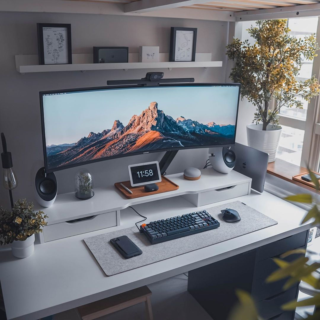 Wallpaper #9a764 21 Multi Monitor Computer Desk Setup Ideas for Tech Lovers