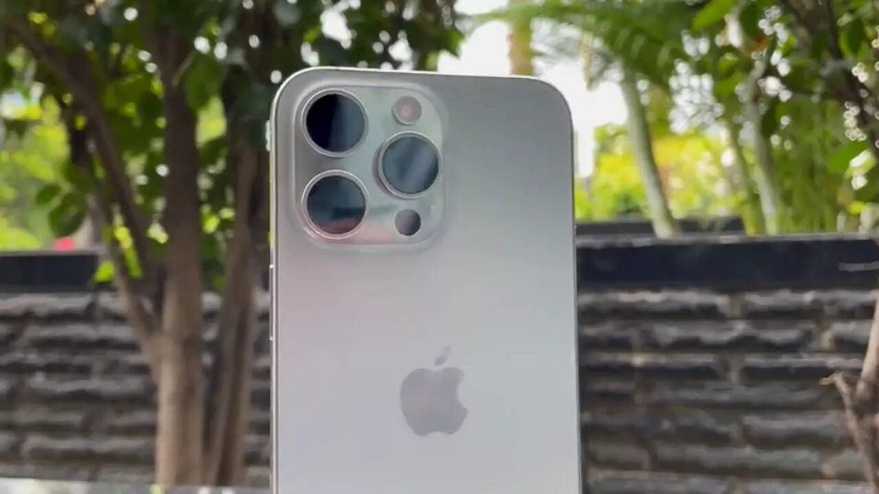 Wallpaper #Ebj21pIBJvJKYCmE2-Fr88 Apple iPhone 16 Pro May Retain Similar Action Button Design Seen in