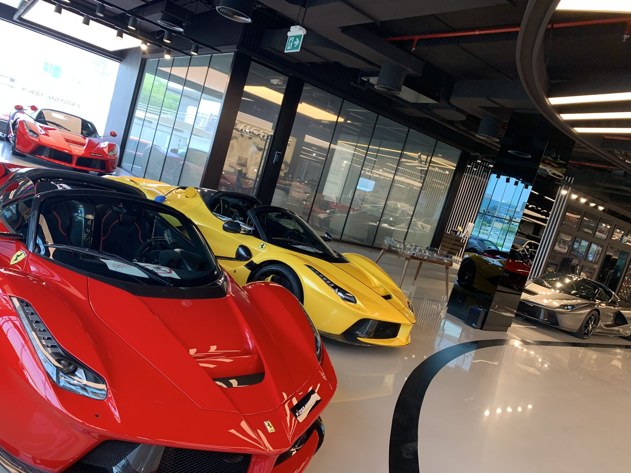 Wallpaper #dJ_uWZMBcUVgGJNourKr319 Laferrari Iemand Gespot Op Autoblognl