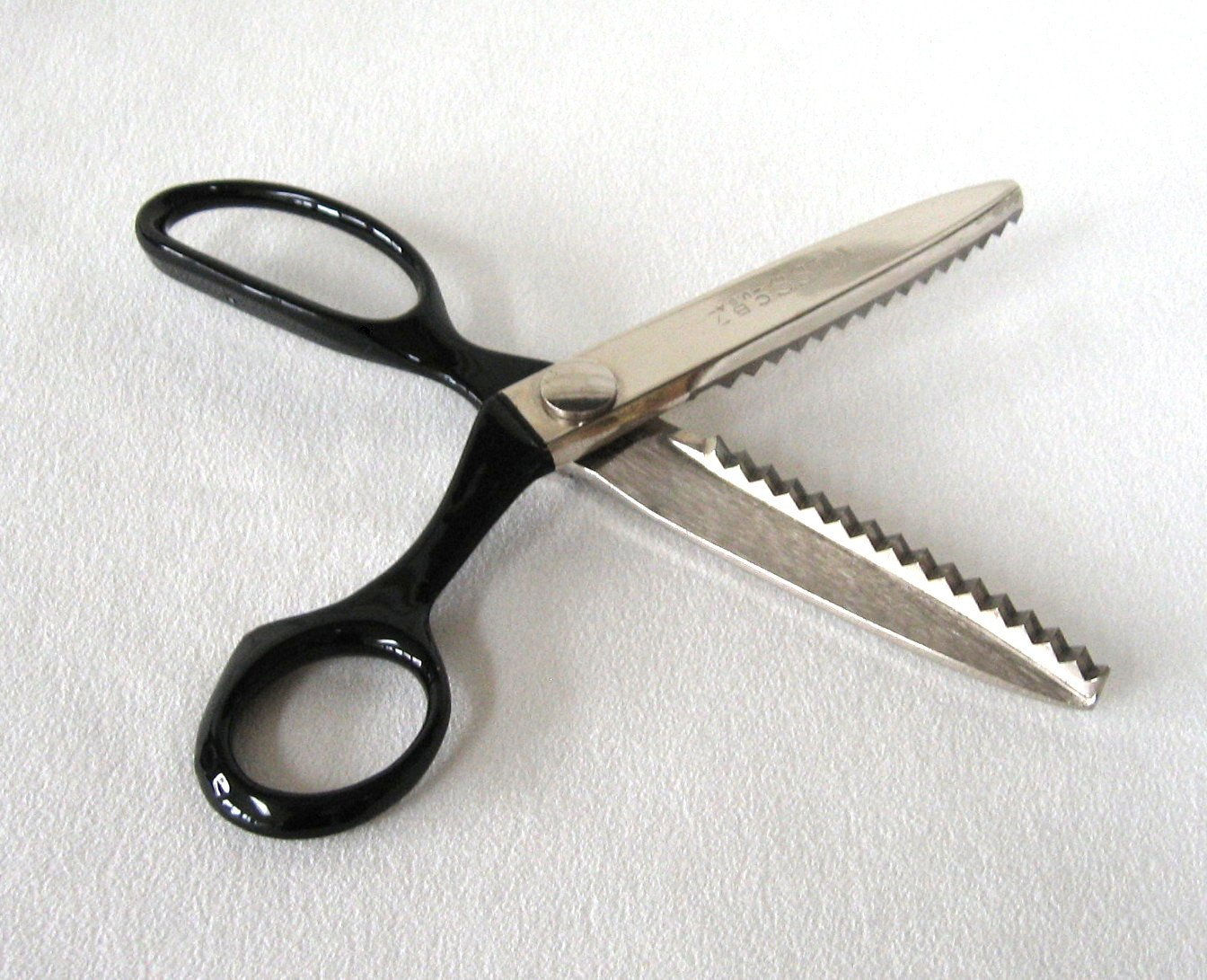 Wallpaper #6F23E Blue Emergency Medical Bandage Scissors with Curved Blades