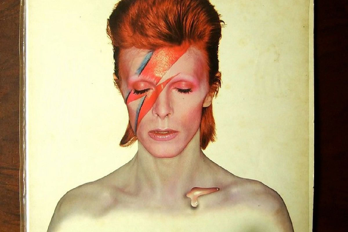 Wallpaper #7030a Aladdin Sane De David Bowie Cd Chez Libertemusic Ref123255141