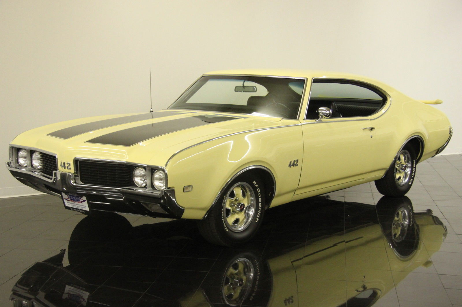 Wallpaper #ZwBs7I4BSdW8dNouERSm9 1969 Oldsmobile 442 Hardtop Restored Numbers Matching 400ci V8