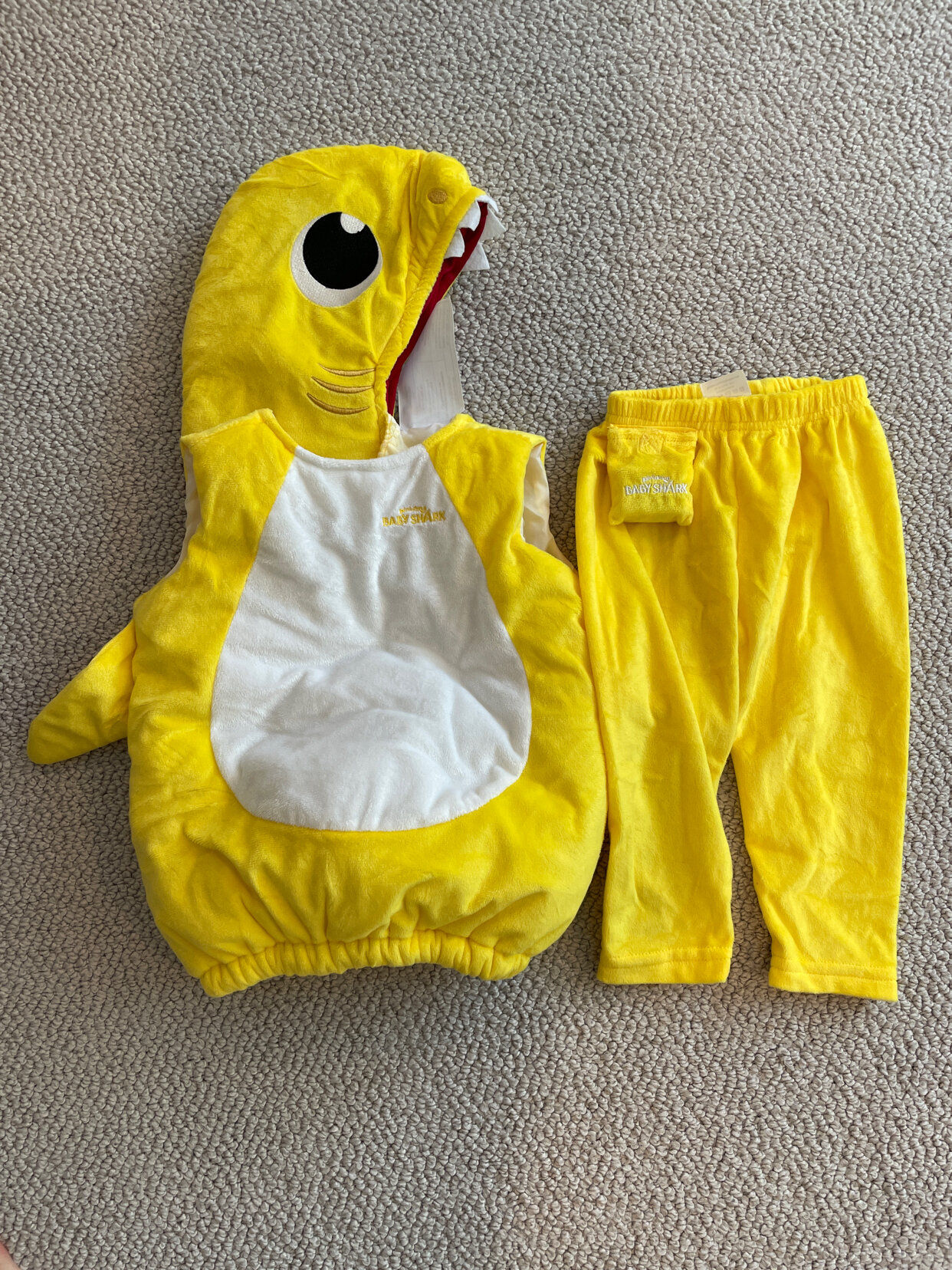 Wallpaper #MWea9ZIBSpphPi3-EYDr89 Baby Shark Spirit Halloween Costume