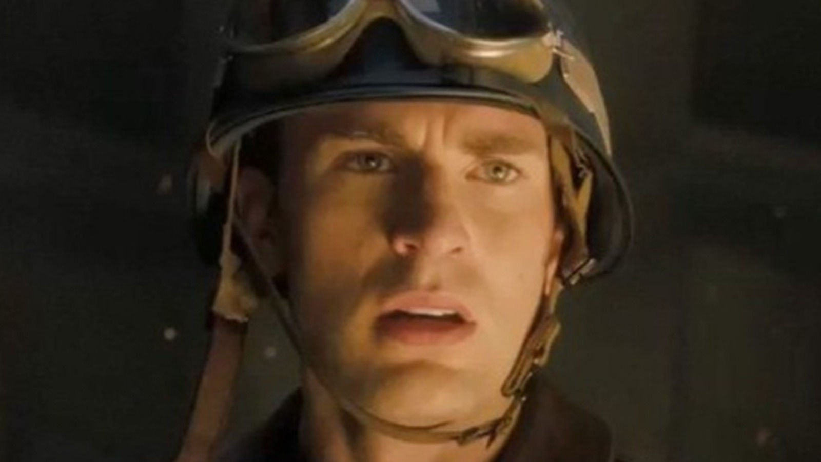 Wallpaper #9-qXVZMBlwTYPL18nA0s266 Heres Why Chris Evans Wore Fake Feet in the First Captain America Film