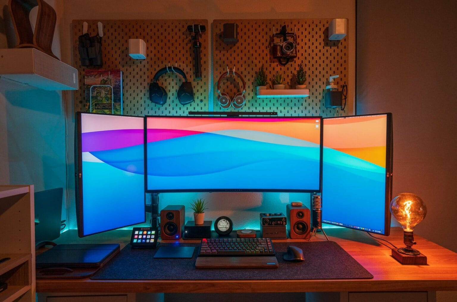 Wallpaper #9a764 21 Multi Monitor Computer Desk Setup Ideas for Tech Lovers