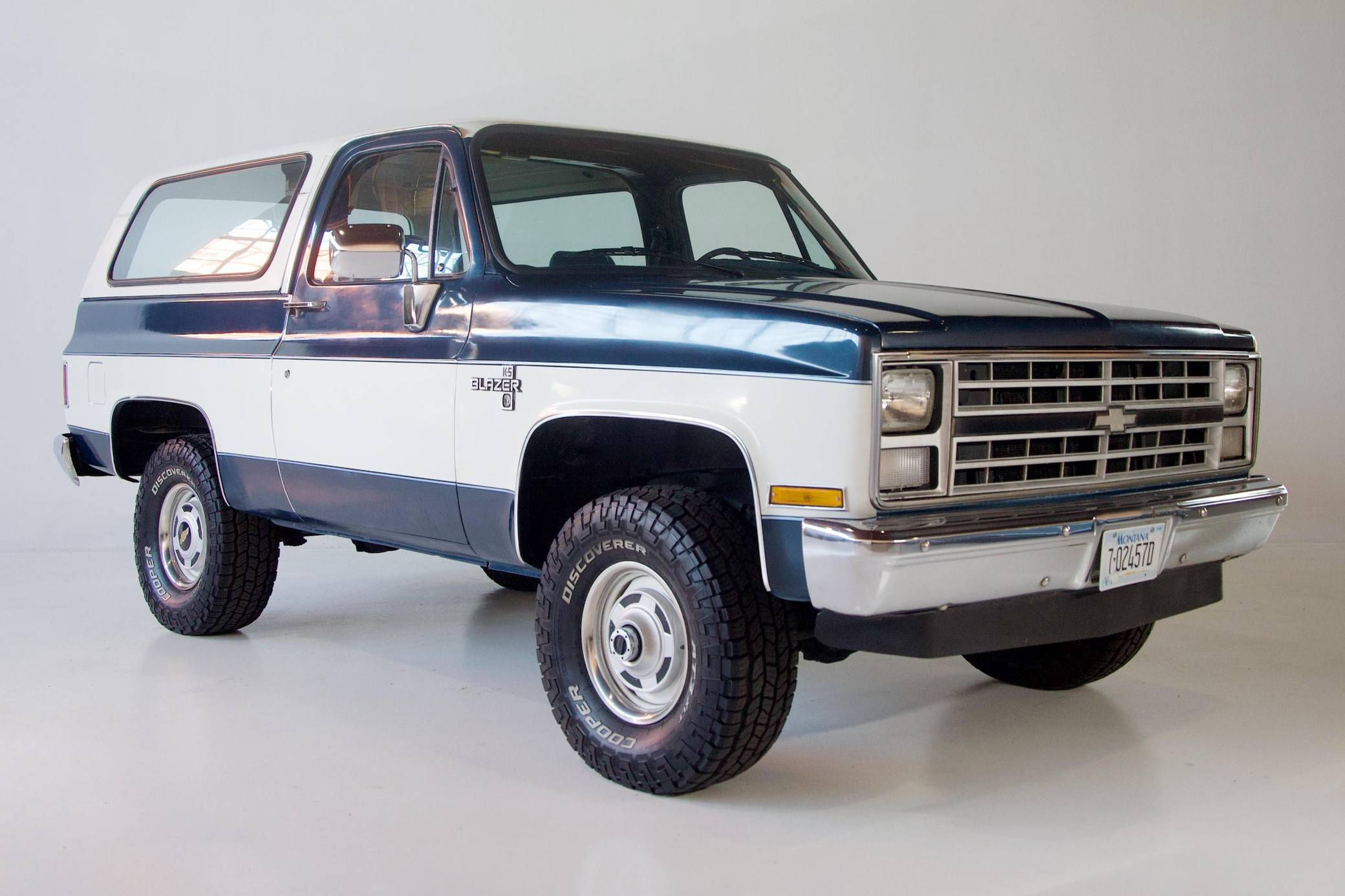 Wallpaper #75859 Taking the 80s Style Box Chevy to the Extreme on 26s Hot Donk