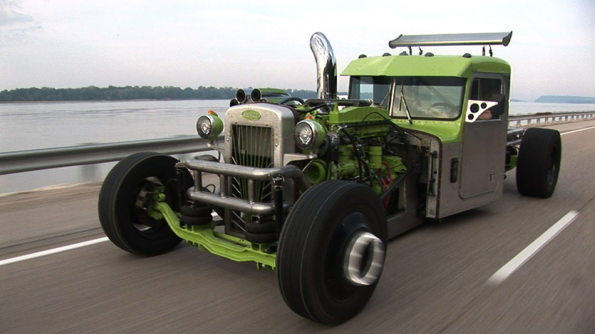 Wallpaper #YxmqB48BtGB6xQ78N1c958 Bad Ass Custom Peterbilt Hot Rod Semi Powered by a Cummins Engine
