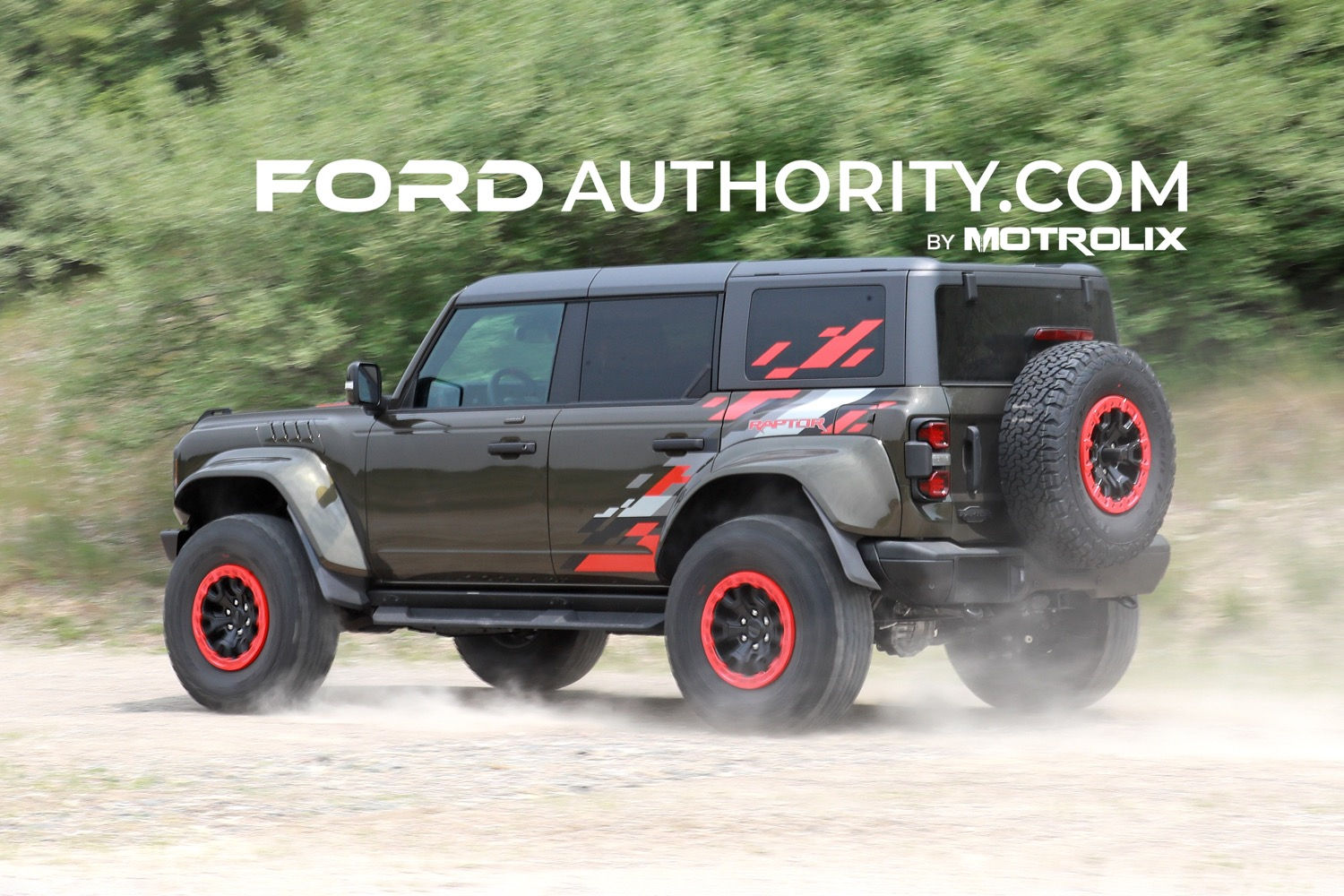 Wallpaper #GWixIZMBSpphPi3-UjE240 2024 Ford Bronco Raptor Spotted with New Paint Graphics