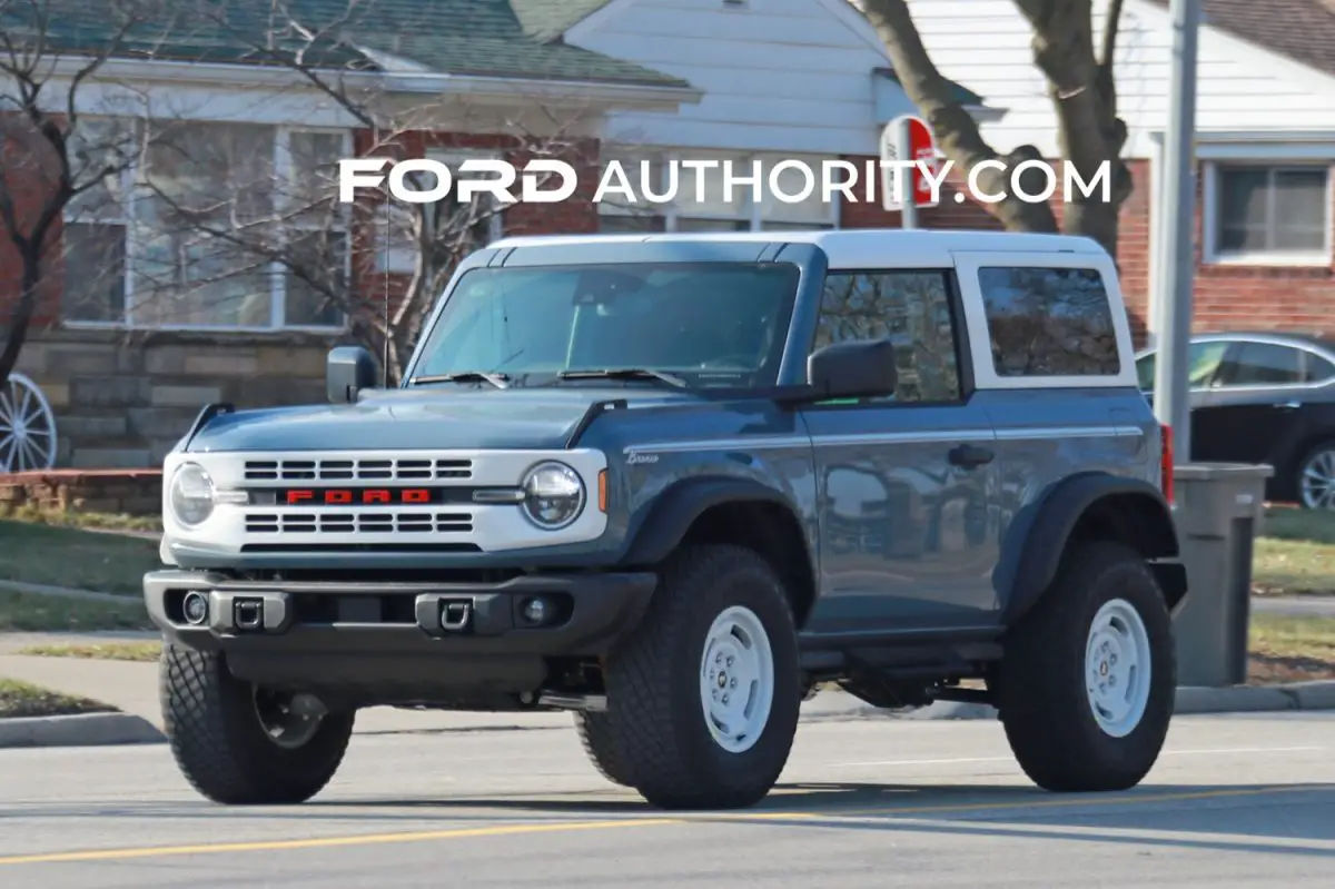 Wallpaper #4mfrD5MBSpphPi3-d_Bs7 2023 Ford Bronco Heritage Edition in Azure Gray Photos