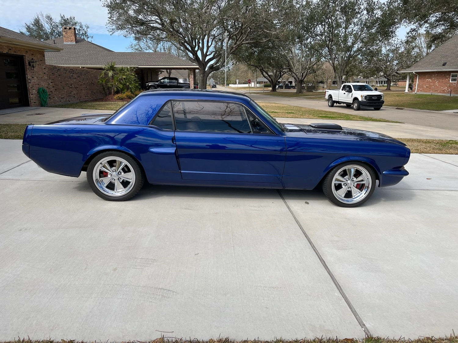 Wallpaper #n7gi1pIBJvJKYCmEdNwN5 Modified 1966 Ford Mustang Coupe with S197 Interior Up for Auction