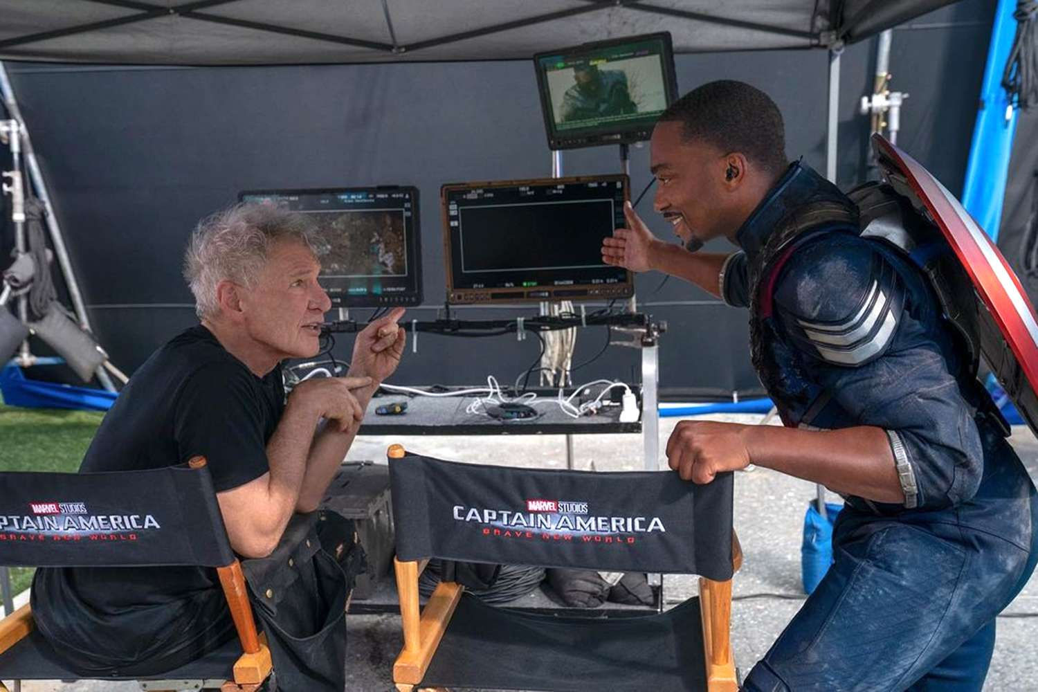 Wallpaper #BTF5NZMB5zzyi_yYMlfG258 Anthony Mackie Shares First Photo from Marvel Set with Harrison Ford