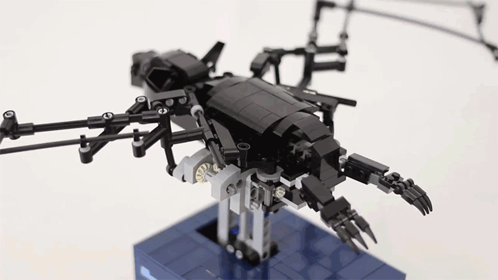 Wallpaper #hmeI95IBSpphPi3-uIae302 Cleverly Engineered Lego Bat Flaps Its Wings Just Like the Real Thing