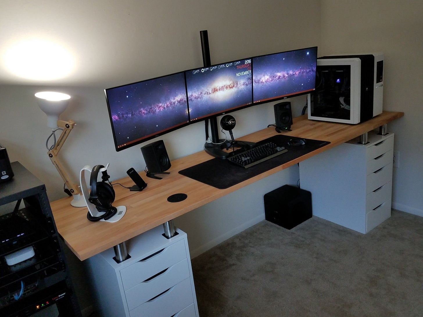 Wallpaper #9a764 21 Multi Monitor Computer Desk Setup Ideas for Tech Lovers