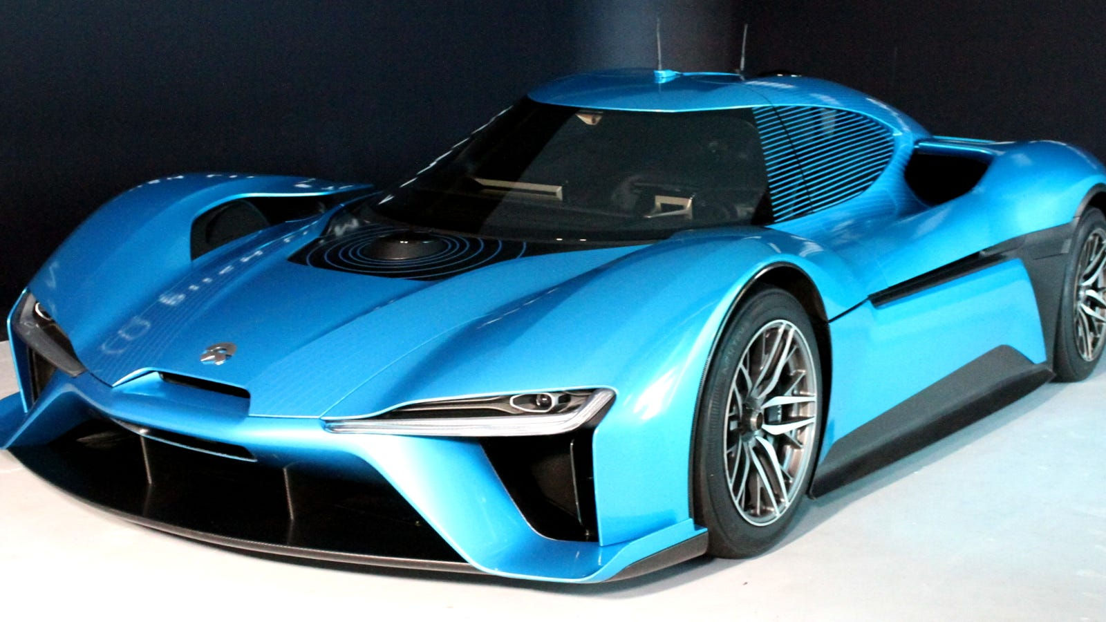 Wallpaper #-7xPO5MBMDFIMcjNIn7c224 How This Electric Supercar Broke a Track Record Without a Human Behind