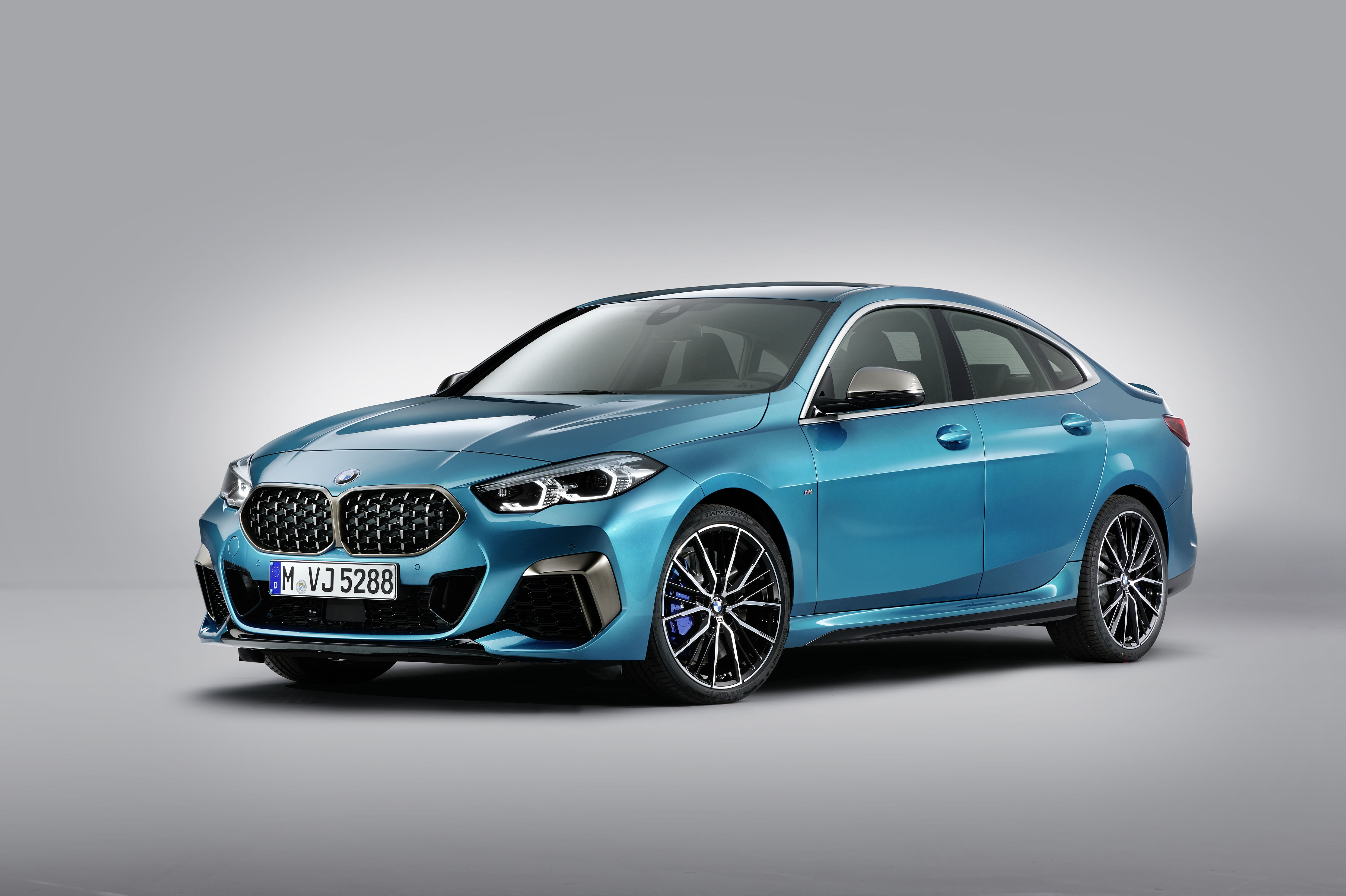 Wallpaper #nGcRDZMBSpphPi3-QOJp50 BMW Serie 2 Gran Coupe Le Petit Gran Coupe Presentation Video