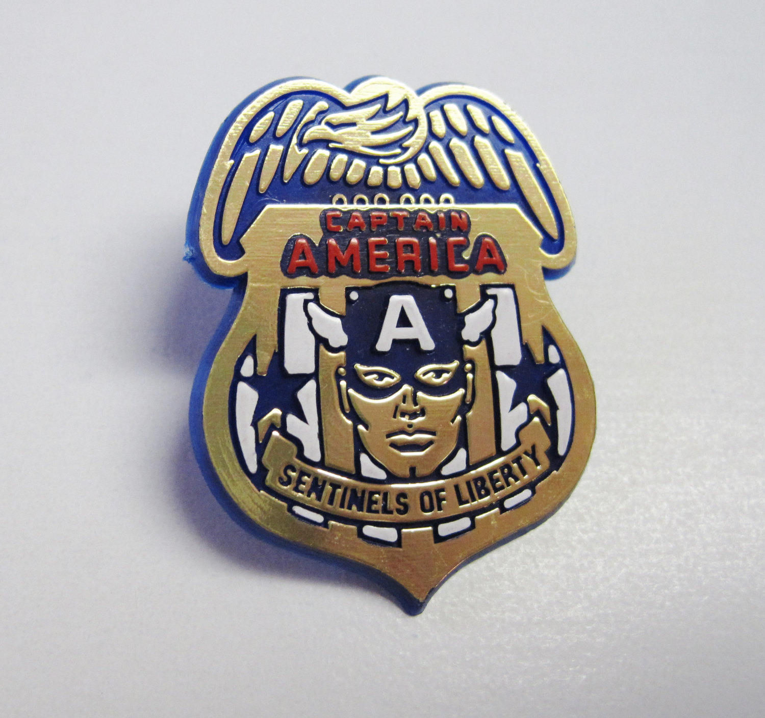 Wallpaper #_nOlho4BFI5NbQkskx-V53 Captain America Pin Badge 1990 Promotional Pinback Sentinels