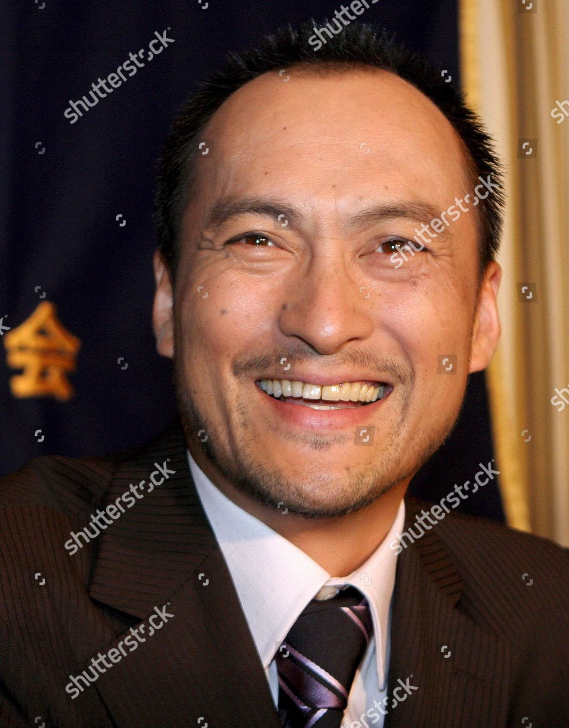 Wallpaper #VGhEGJMBSpphPi3-qRLf219 Japanese Actor Ken Watanabe Smiles During