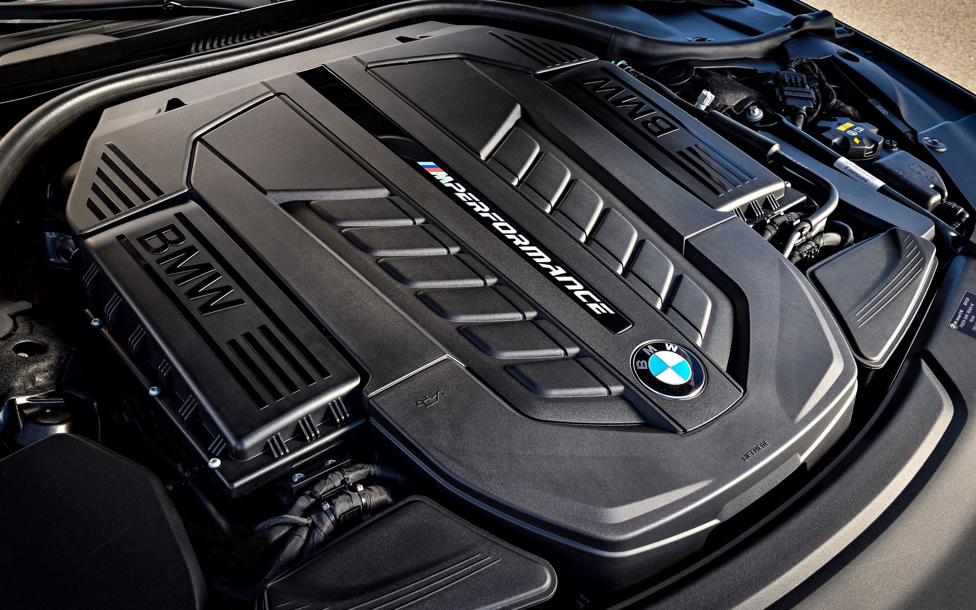 Wallpaper #_2jYG5MBSpphPi3-ySDC140 Bmws V12 Engine is Safe Through 2023 at Least the Car Guide