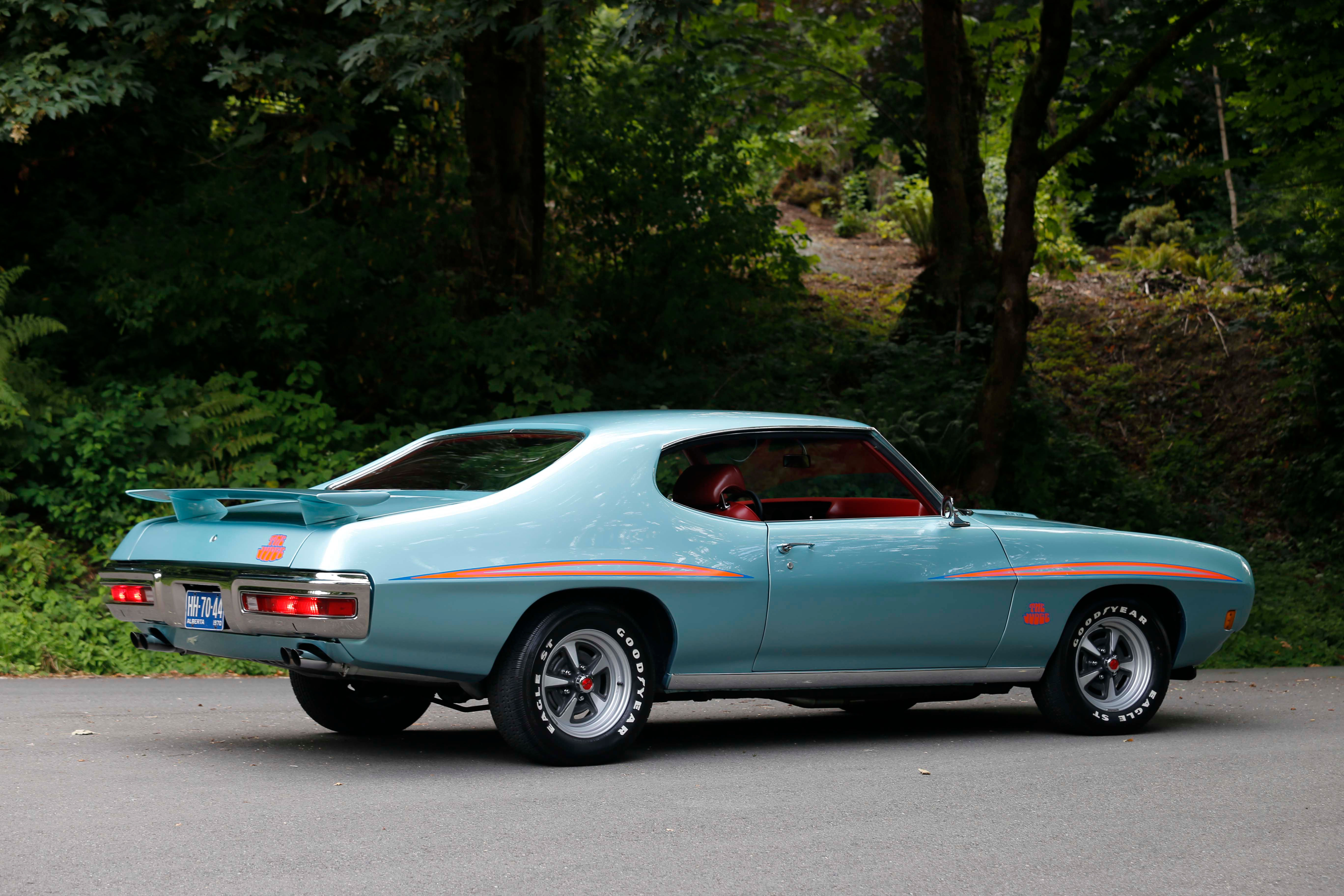 Wallpaper #W2dxBpMBSpphPi3-osE5317 Color Combo on Psychedelic 1970 Pontiac Gto Judge Never Meant to Be