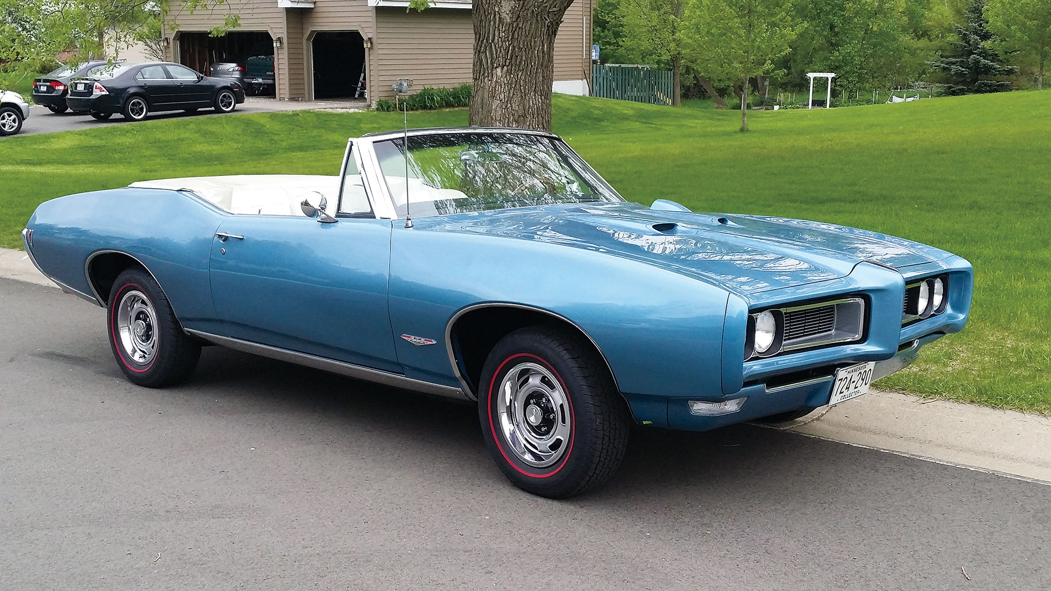 Wallpaper #29d54 1974 Pontiac Ventura Sprint Mine Was Dark Blue with Two Tone Strips