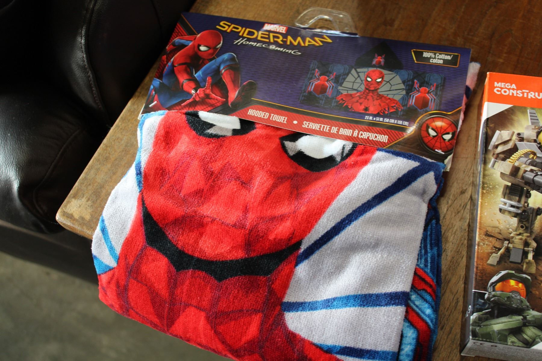 Wallpaper #Z1gfNJMBzN9vxX34uDsd475 Halo Mega Construx Set and Spiderman Towel