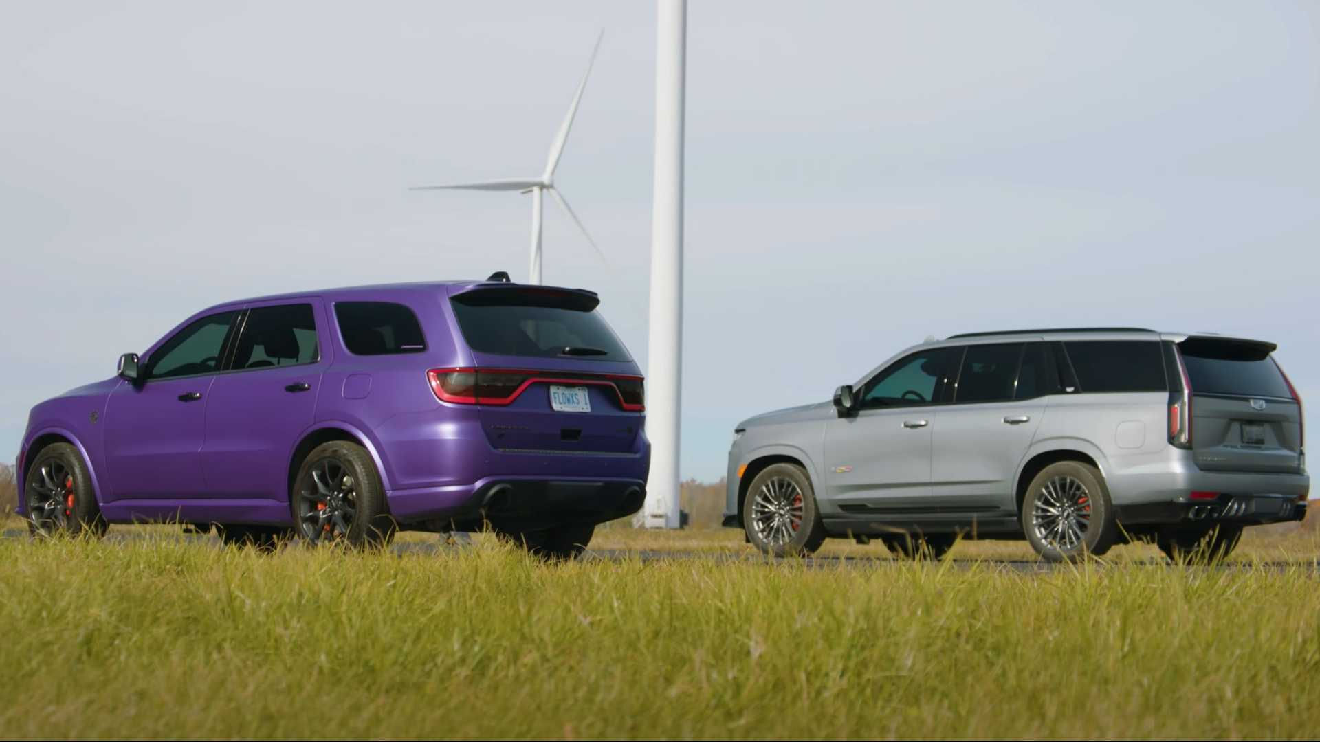 Wallpaper #kGdkBJMBSpphPi3-aLeO260 Durango Srt Hellcat Fights Escalade V in Fierce SUV Drag Race Battle