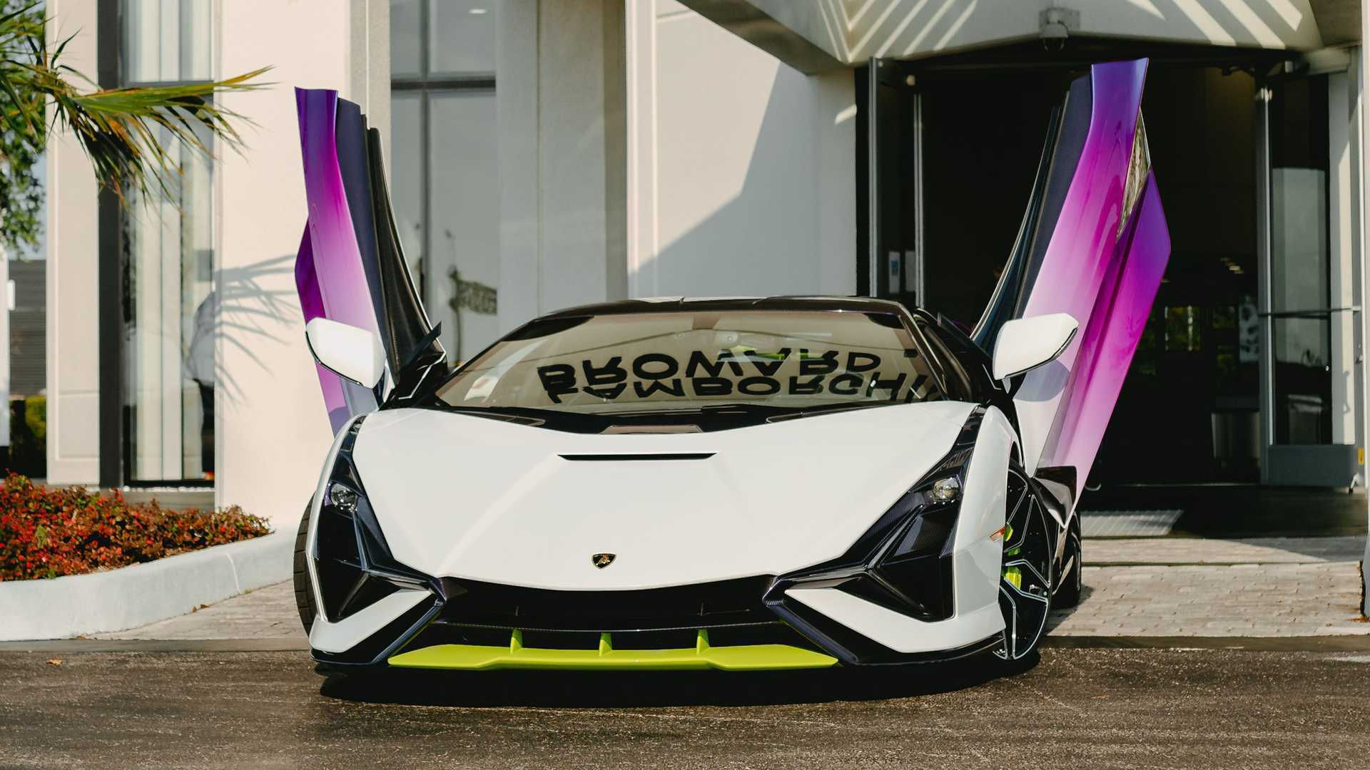 Wallpaper #2meb55IBSpphPi3-_DiQ32 Lamborghini Sian Lands in Florida with Vibrant Purple Body Green Trim