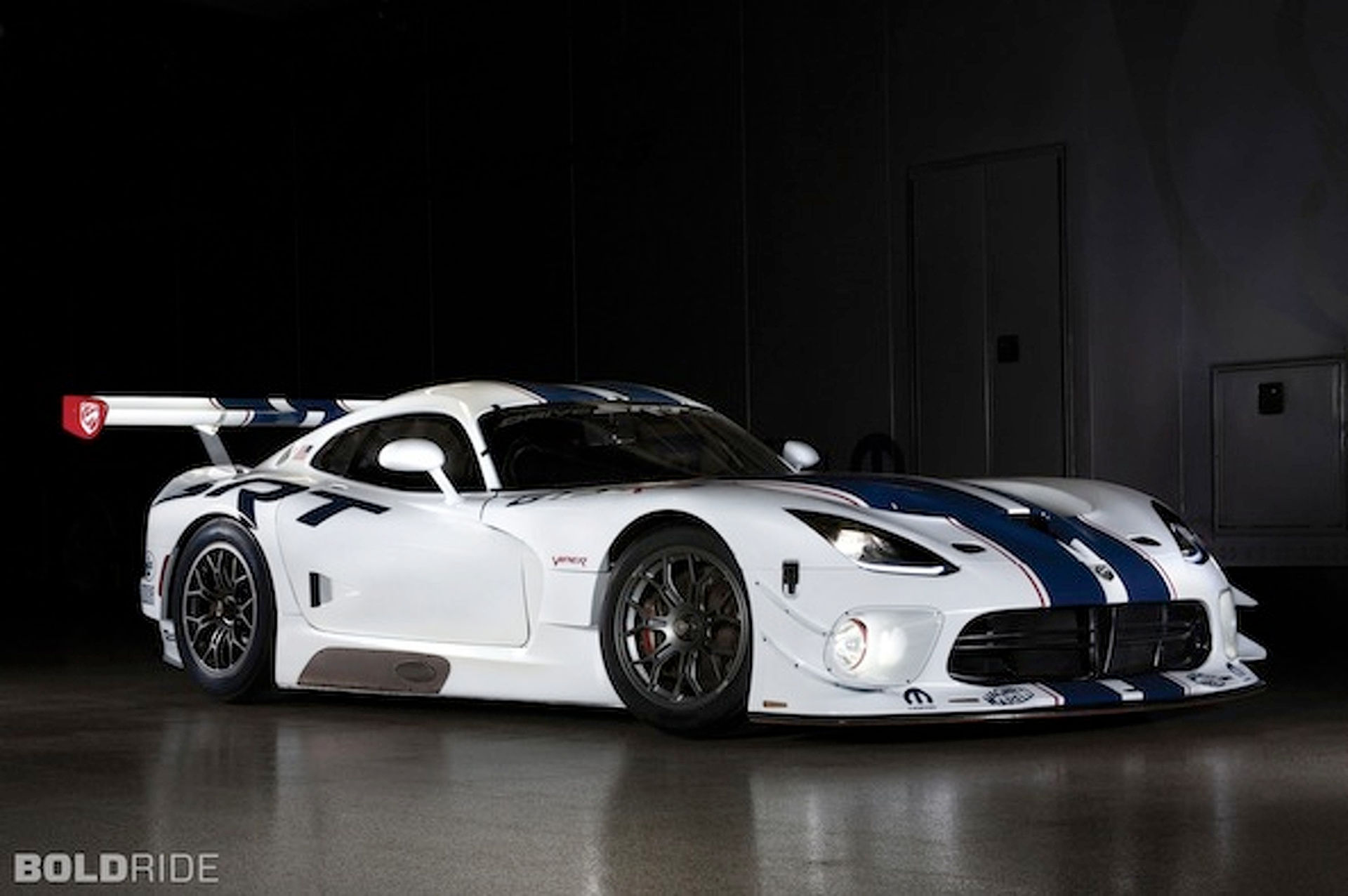 Wallpaper #YxmqB48BtGB6xQ78N1c943 Srt Viper Gt3 R is 680hp Worth of Badass American Racecar