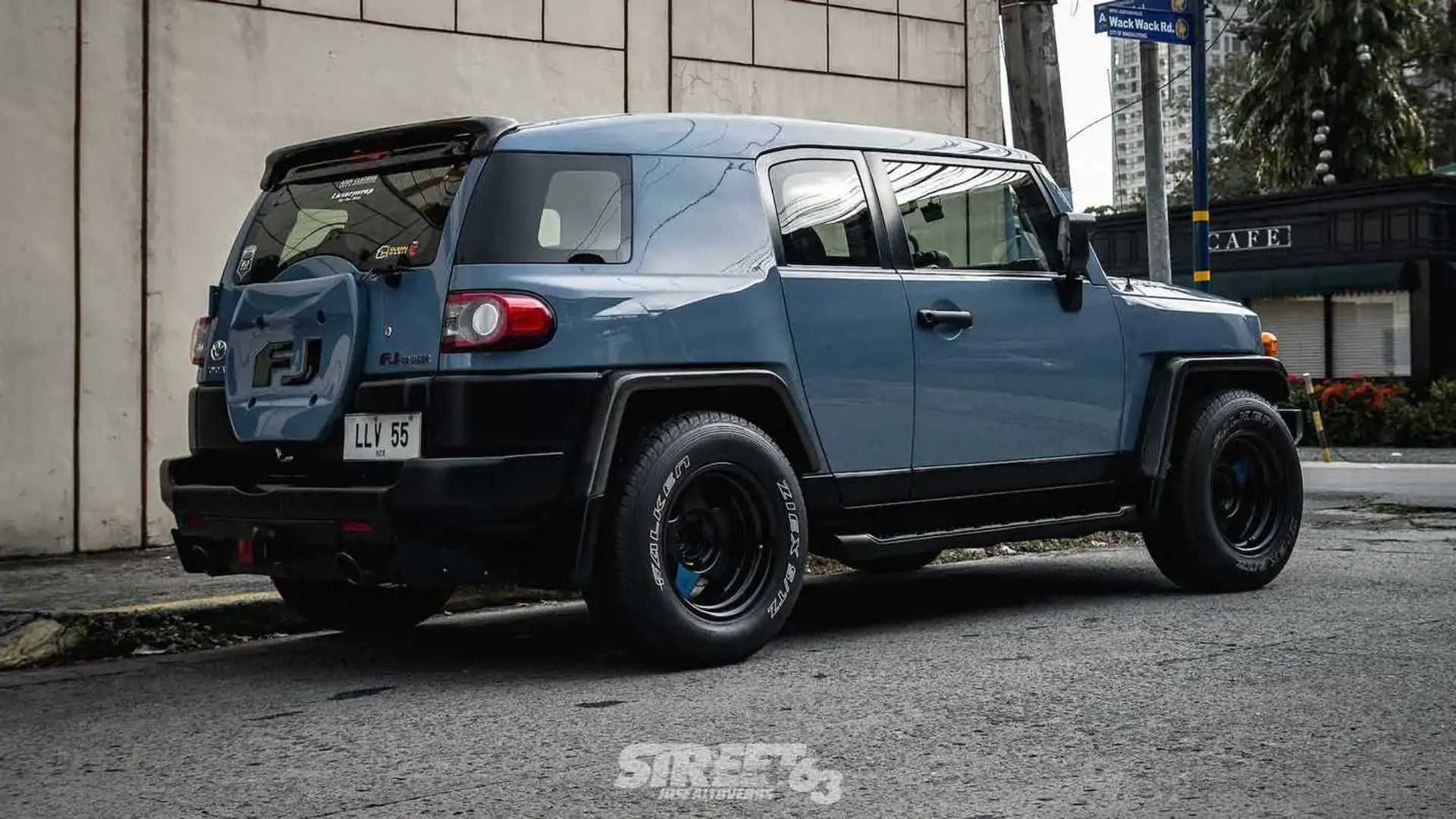 Wallpaper #khmcLI8BtGB6xQ78H5AH26 This Slammed Fj Cruiser Shows Unique Way of Modifying an Off Roader