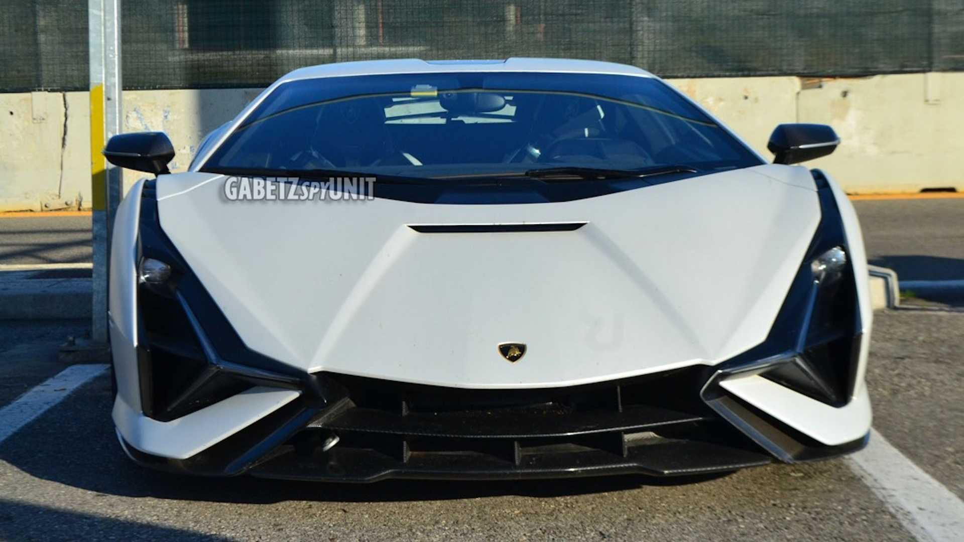 Wallpaper #2meb55IBSpphPi3-_DiQ28 Lamborghini Sian Fkp 37 Spotted Looking Like a Ufo on Wheels