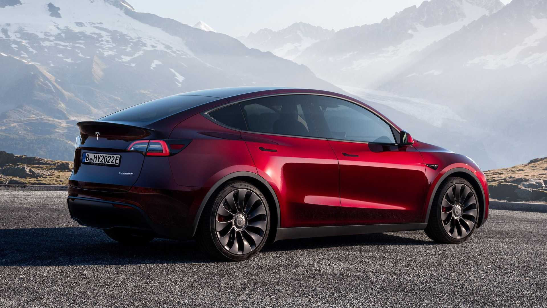 Wallpaper #qmd-DJMBSpphPi3-ad6B315 Tesla Model Y New Midnight Cherry Red Paint Shown at Giga Berlin