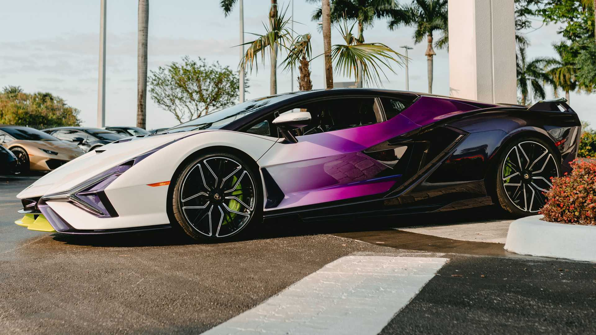 Wallpaper #2meb55IBSpphPi3-_DiQ145 Lamborghini Sian Lands in Florida with Vibrant Purple Body Green Trim