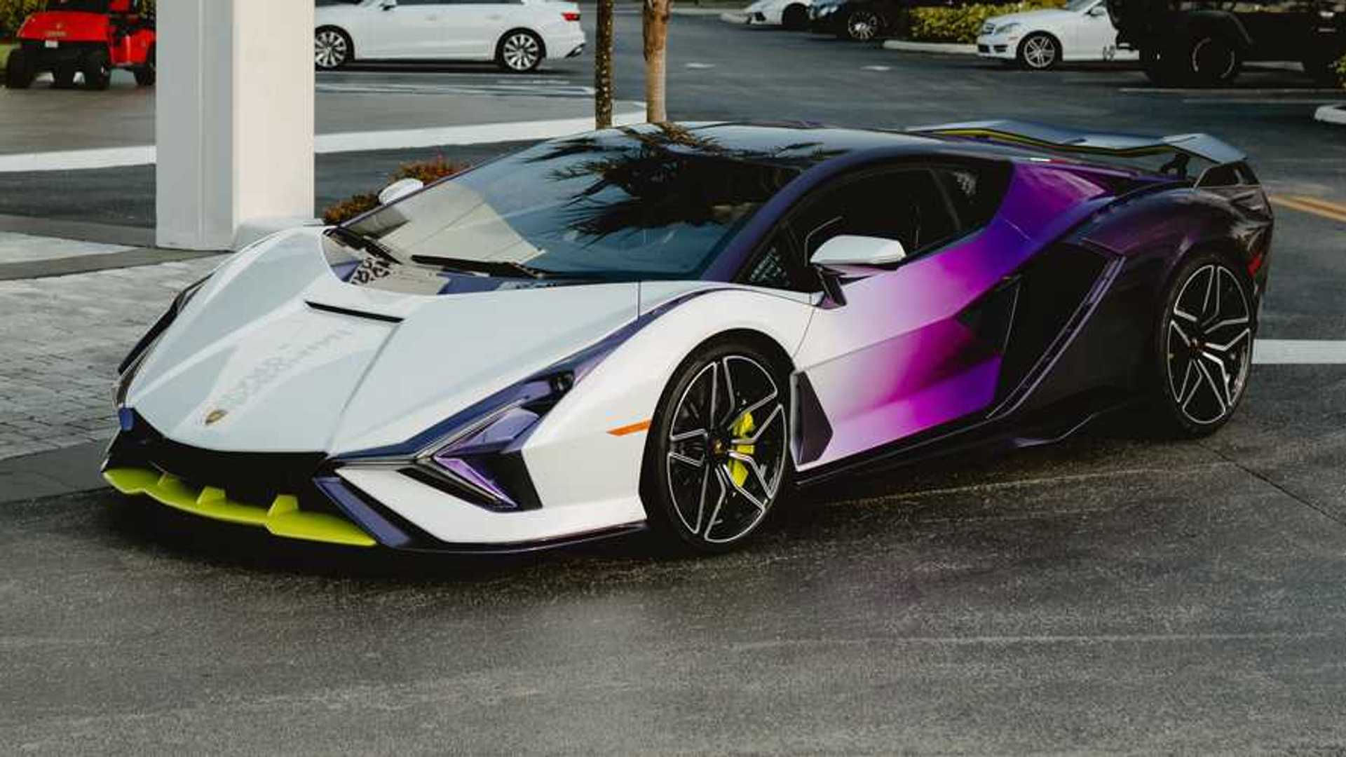 Wallpaper #2meb55IBSpphPi3-_DiQ40 Lamborghini Sian Lands in Florida with Vibrant Purple Body Green Trim