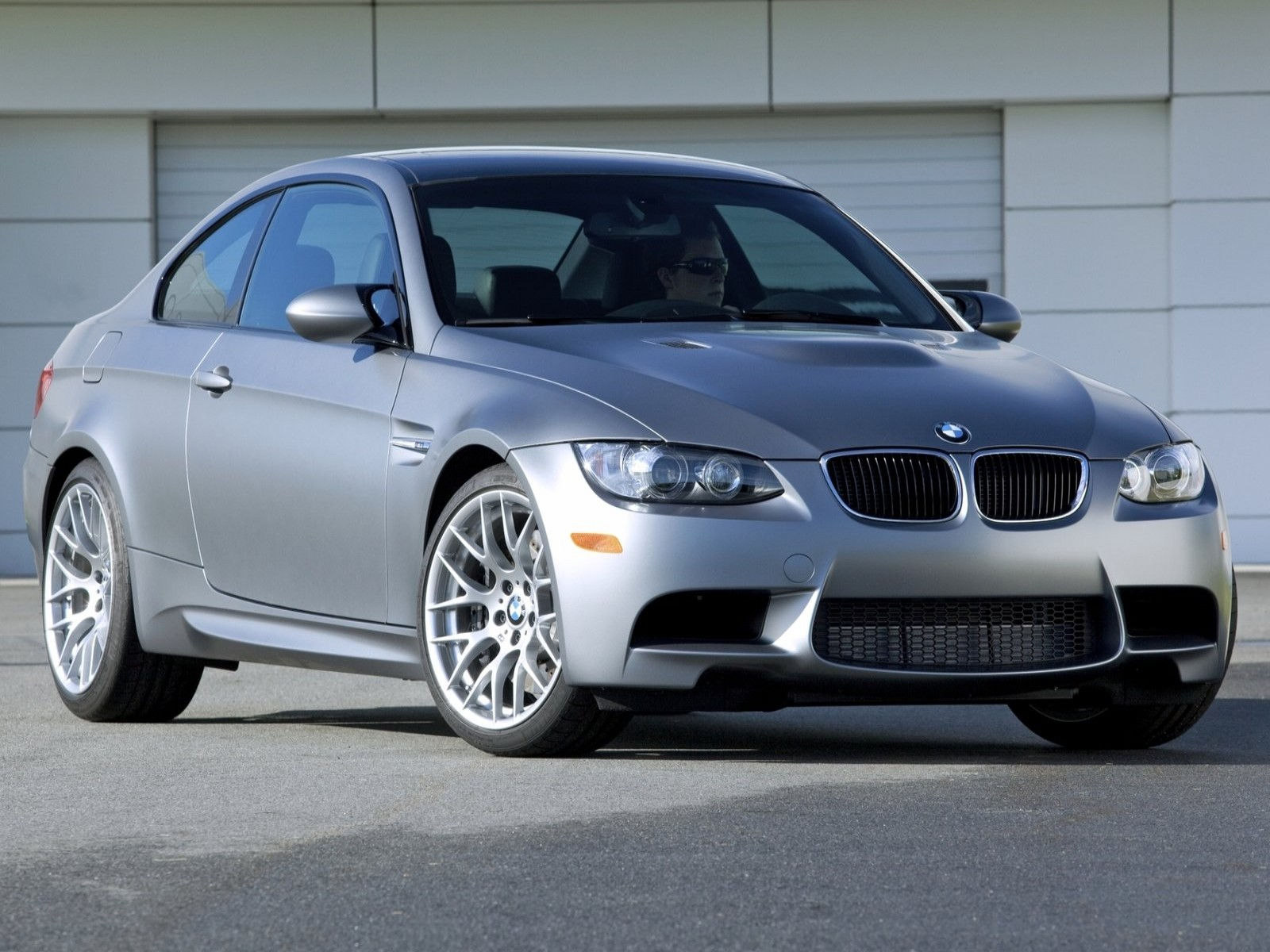 Wallpaper #amfn-JIBSpphPi3-Movo318 2011 BMW M3 Frozen Gray Car World