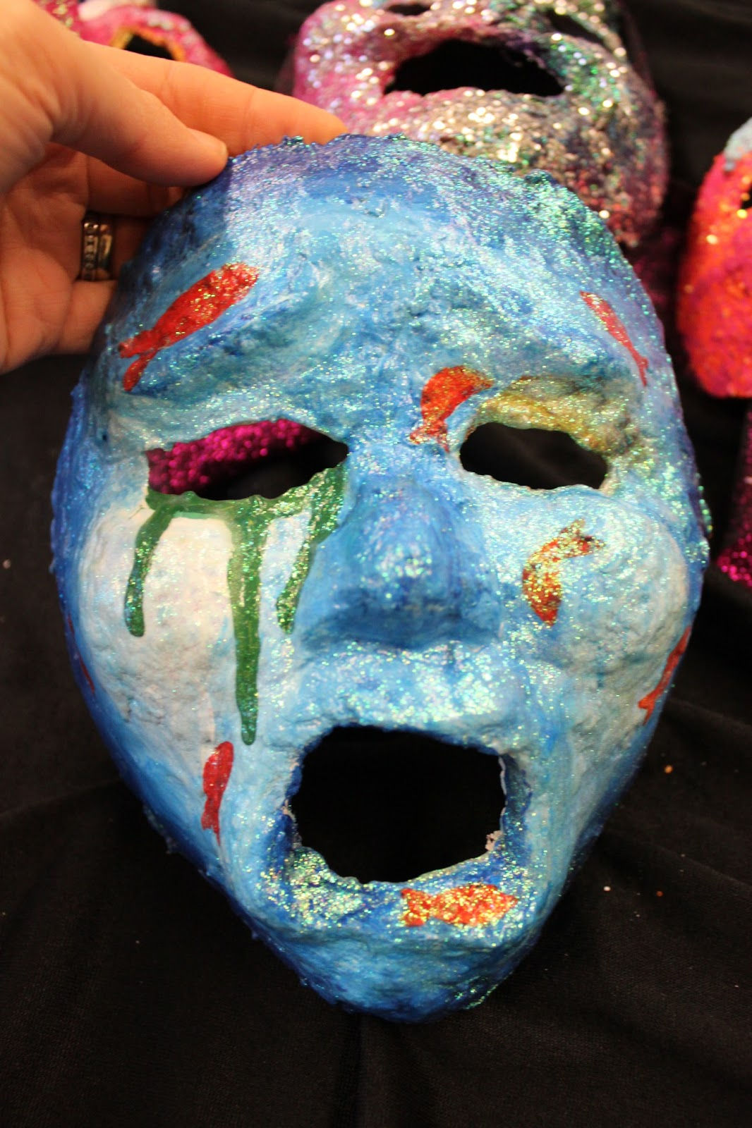 Wallpaper #32hUFJMBSpphPi3-iwOP284 Art Room with a View Mask Making with Grade 7