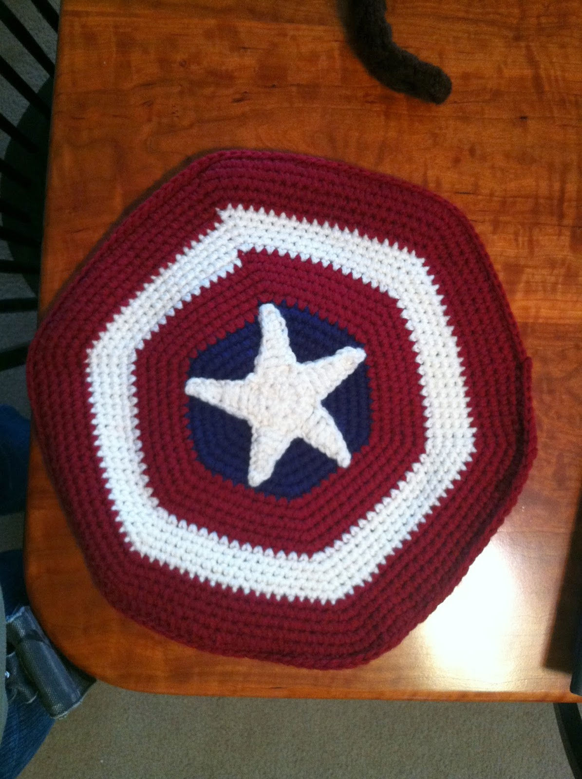 Wallpaper #4jG8NZMB5zzyi_yY2lc3364 Heart in Flight Crochet Captain America Shield Backpacktoypillow