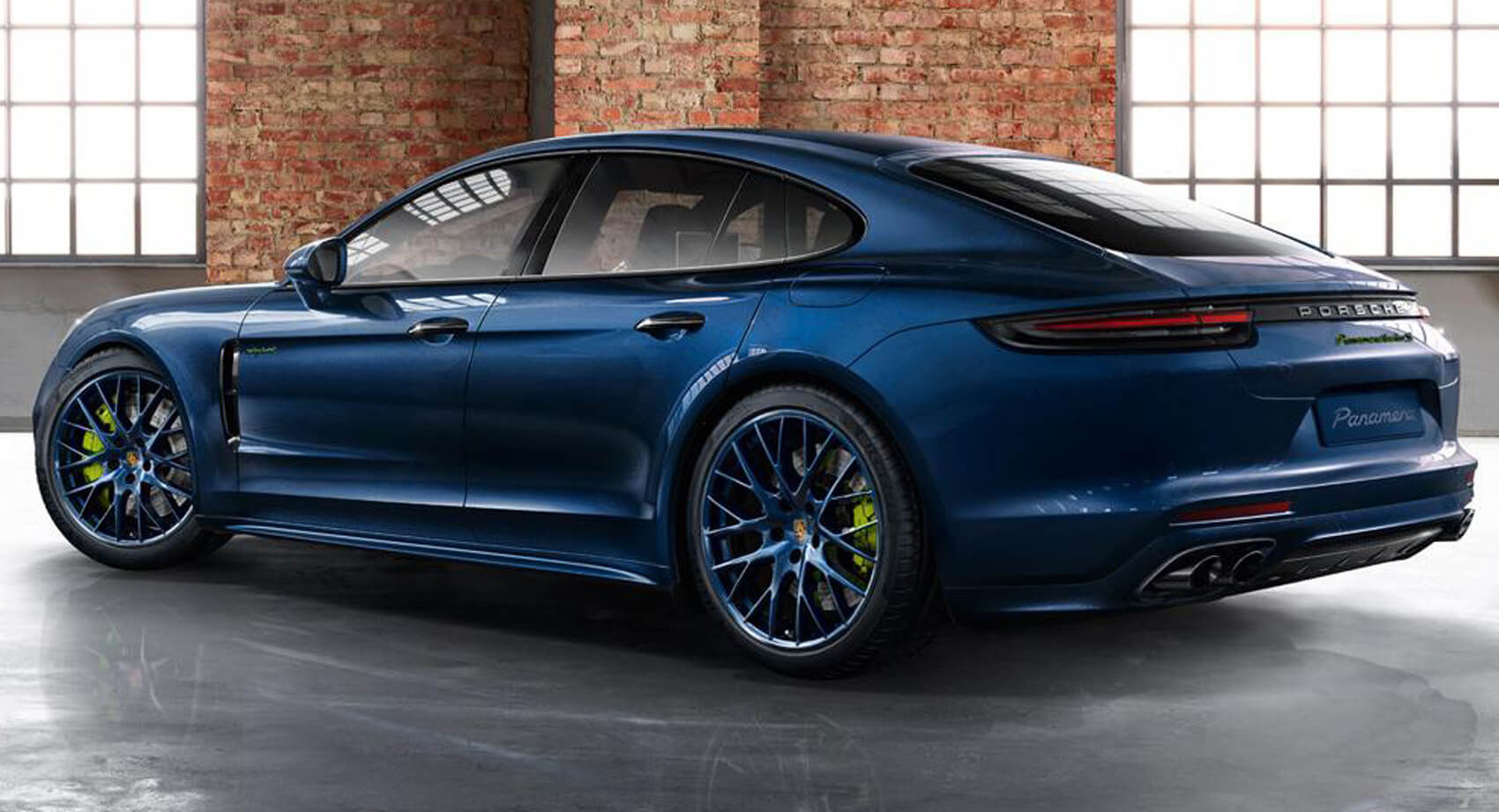 Wallpaper #SWea-JIBSpphPi3-LIr4229 Porsche Exclusive Plays Spot the Changes with Panamera Turbo S E Hybrid