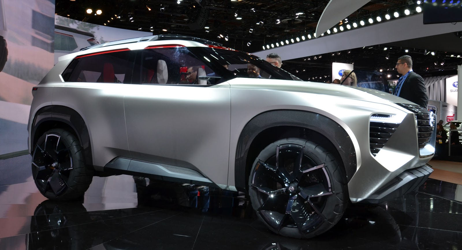 Wallpaper #Z--DS5MBMN-XEVvVaTs-210 Nissan Xmotion Concept Hints at Aggressive Looks for Future Suvs